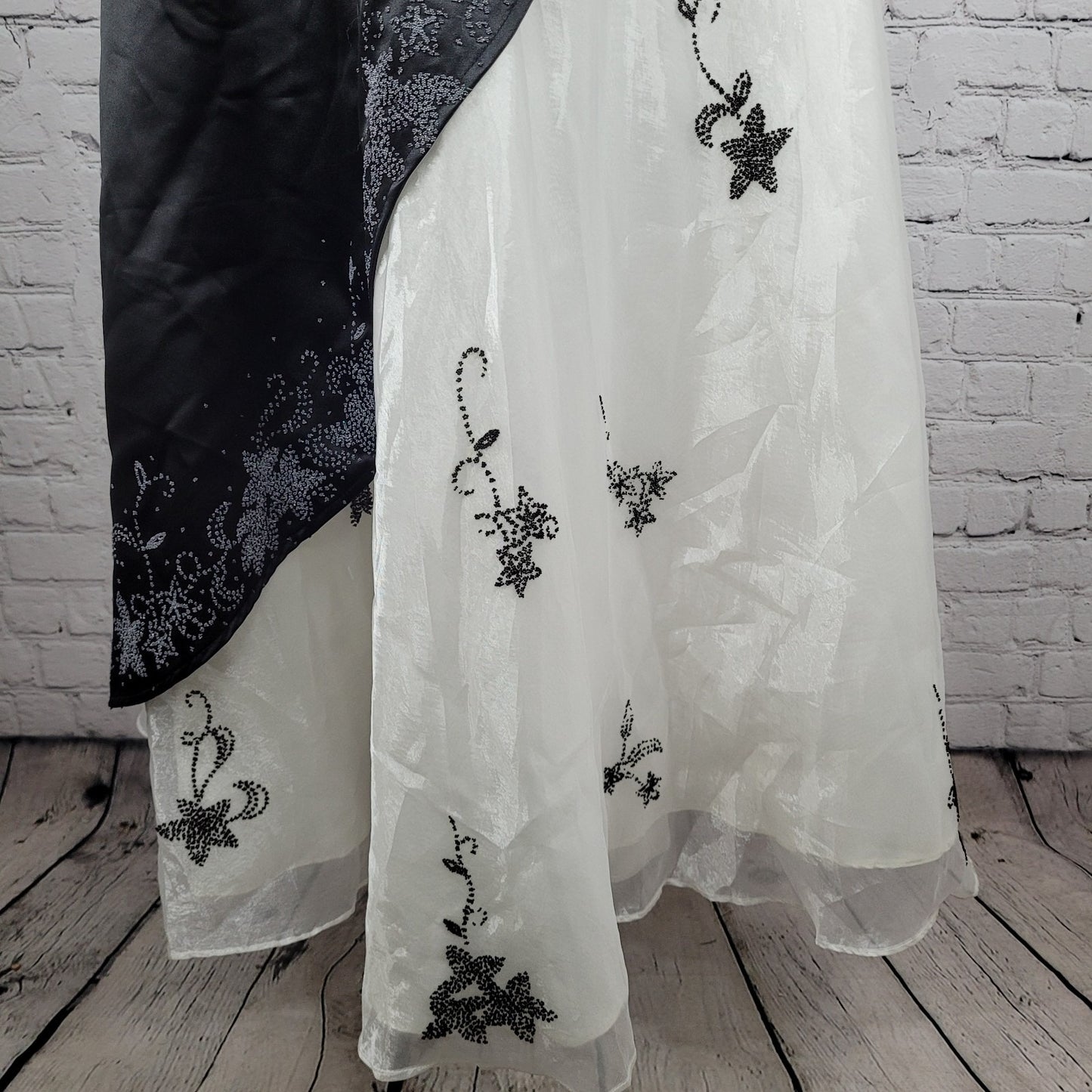 VTG Rebecca Black White Satin Beaded One Shoulder Evening Dress USA Small S