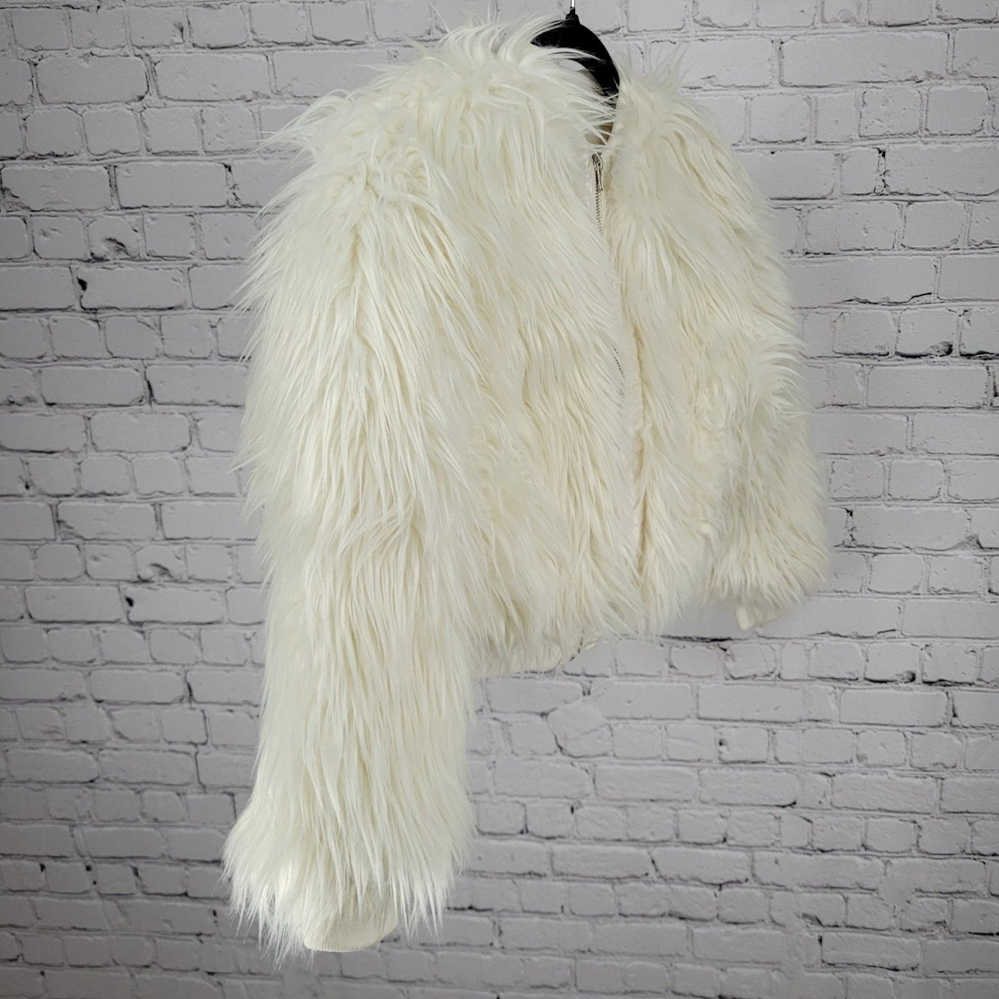 D-Signed Disney Ivory White Faux Fur Lined Zip Jacket Girls Size Small S 7/8