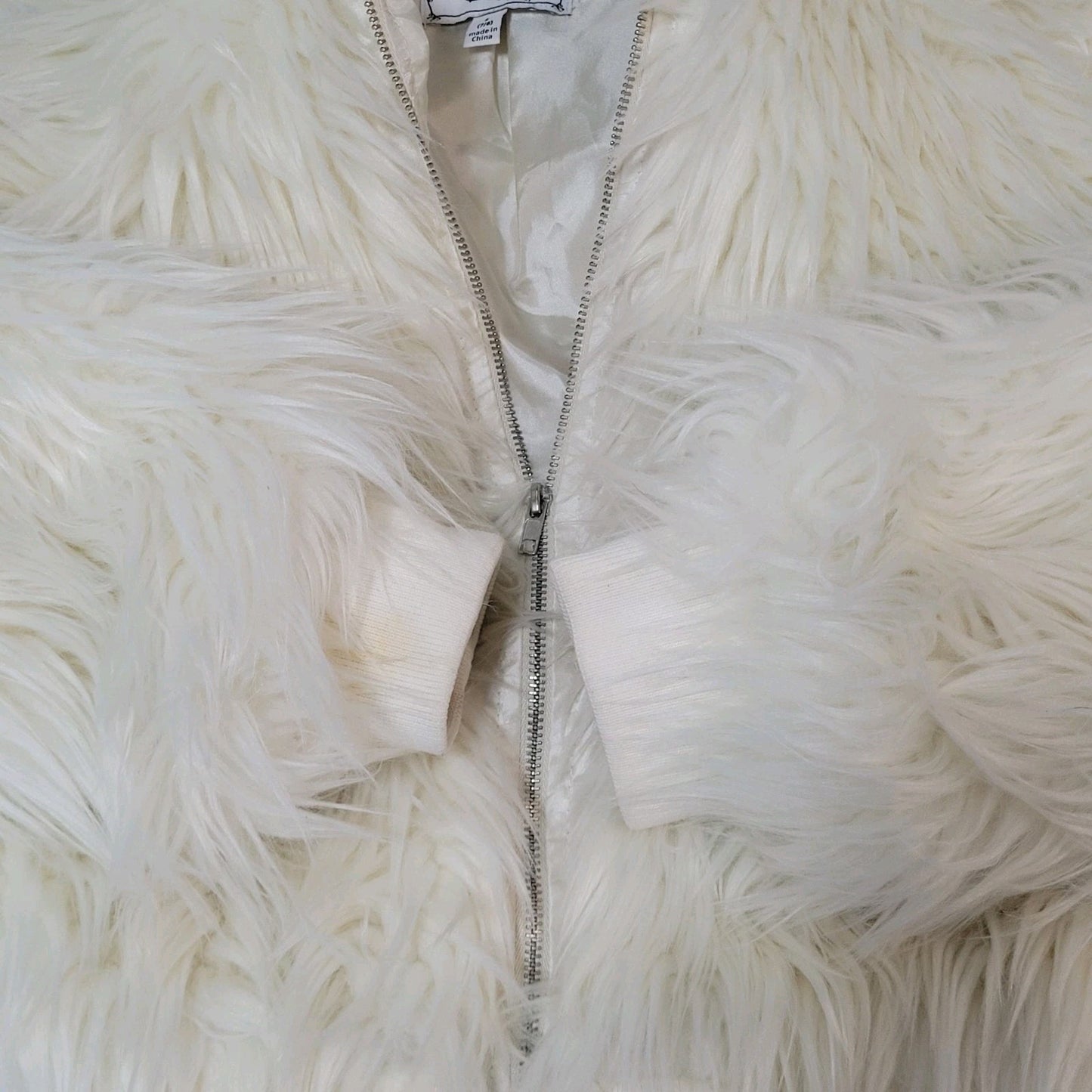 D-Signed Disney Ivory White Faux Fur Lined Zip Jacket Girls Size Small S 7/8