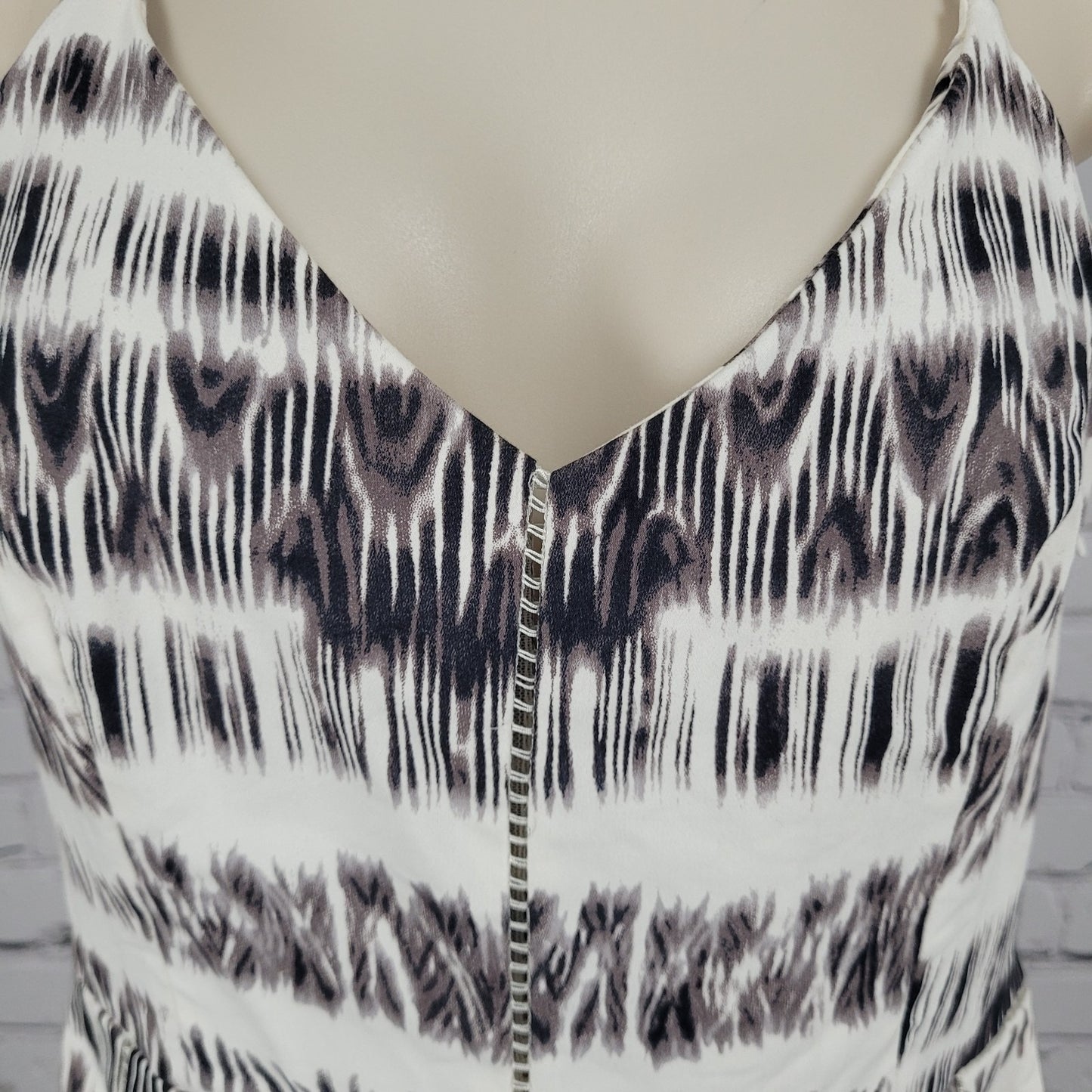 Parker White & Grey Print Strappy Fit & Flare Lined Stretch Dress Size Medium M