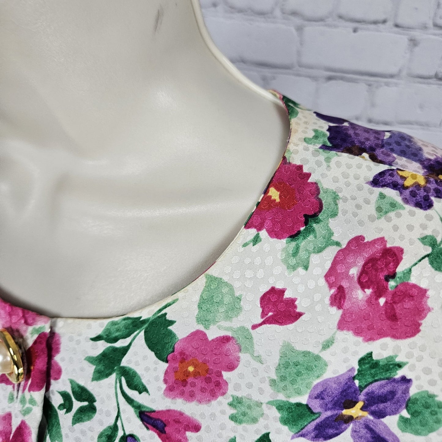 VTG Maggy London Multicolor 100% Silk Floral Buttoned Lined Puff Sleeve Top 16
