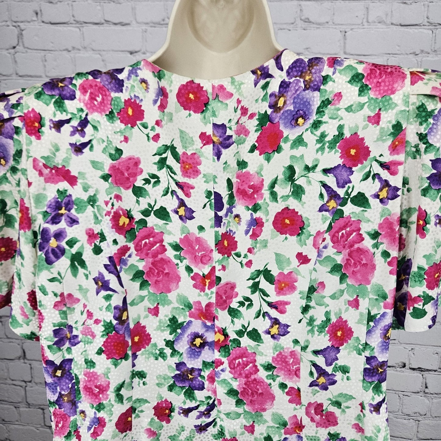 VTG Maggy London Multicolor 100% Silk Floral Buttoned Lined Puff Sleeve Top 16