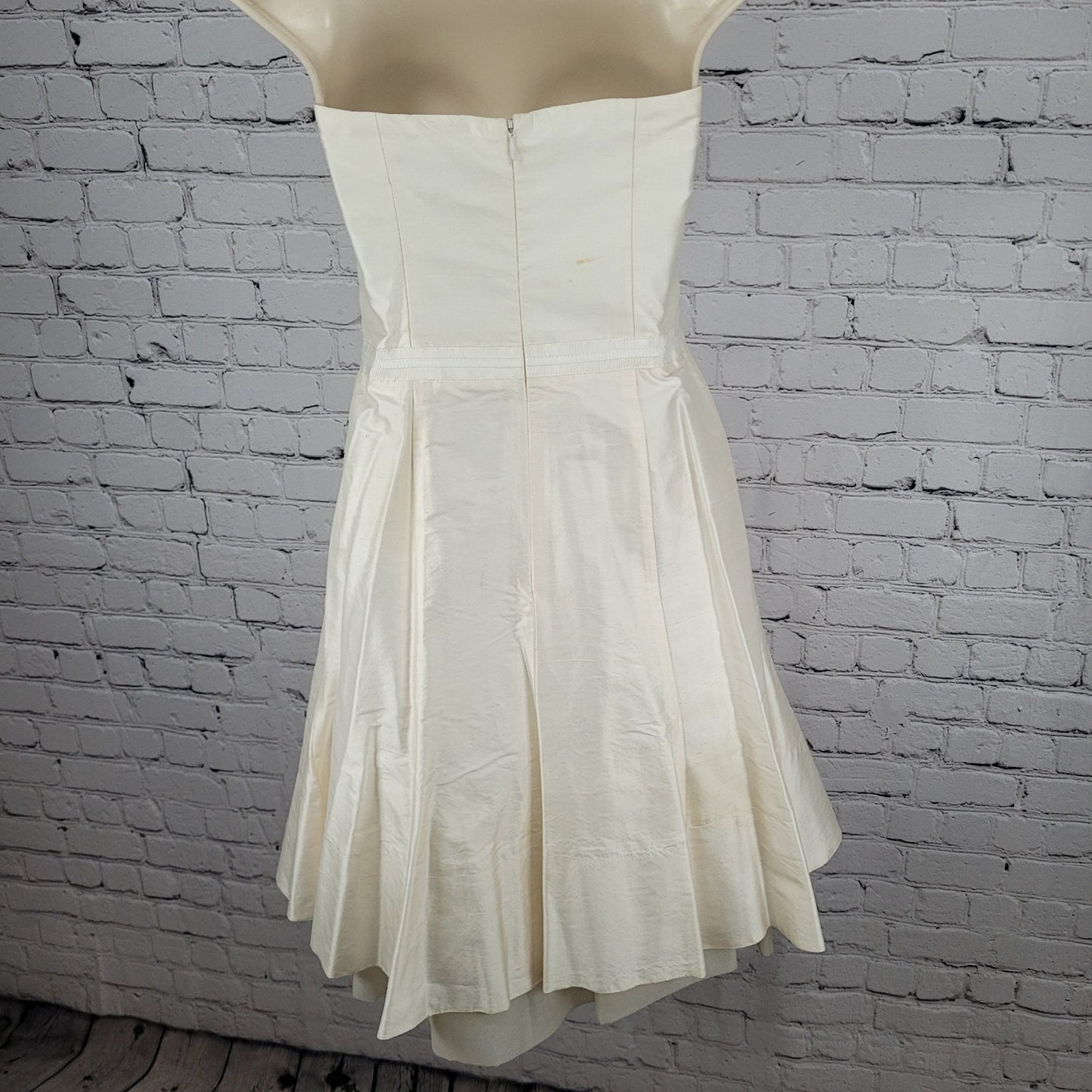 Nicole Miller Ivory 100% Silk Strapless Sweetheart Fit & Flare Boning Dress 4