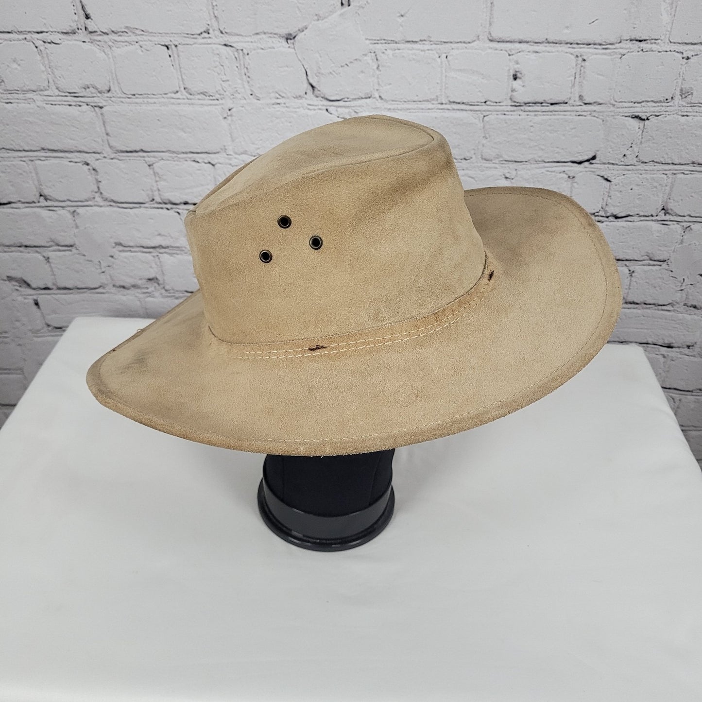 Jacaru Australia Tan Wallaroo Suede Finest Leather Hat Medium-Large M/L