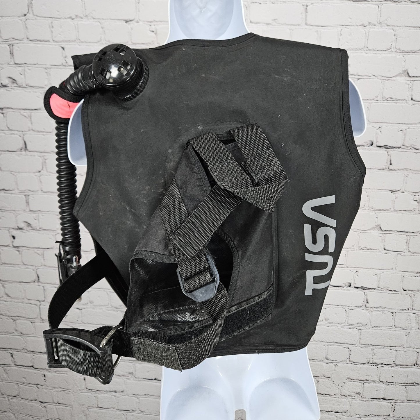 TUSA Liberator Pink Professional Diving Equipment Scuba Tank Vest USA XS