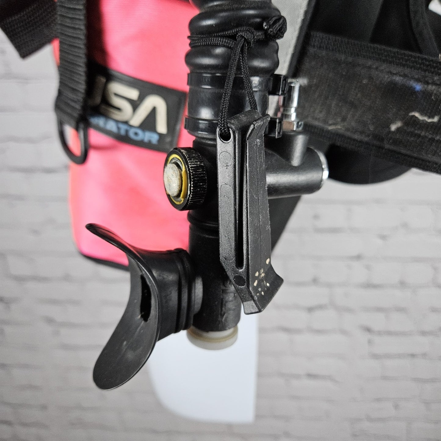 TUSA Liberator Pink Professional Diving Equipment Scuba Tank Vest USA XS