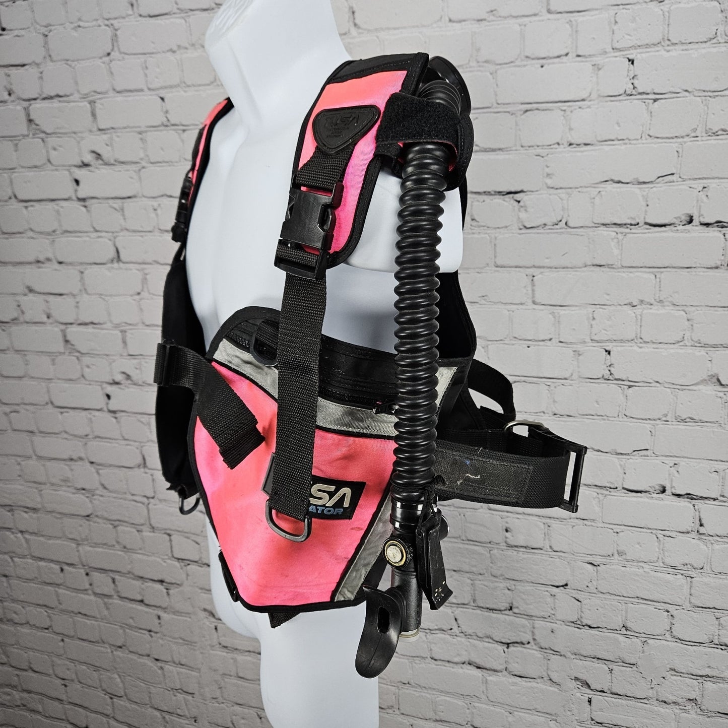 TUSA Liberator Pink Professional Diving Equipment Scuba Tank Vest USA XS