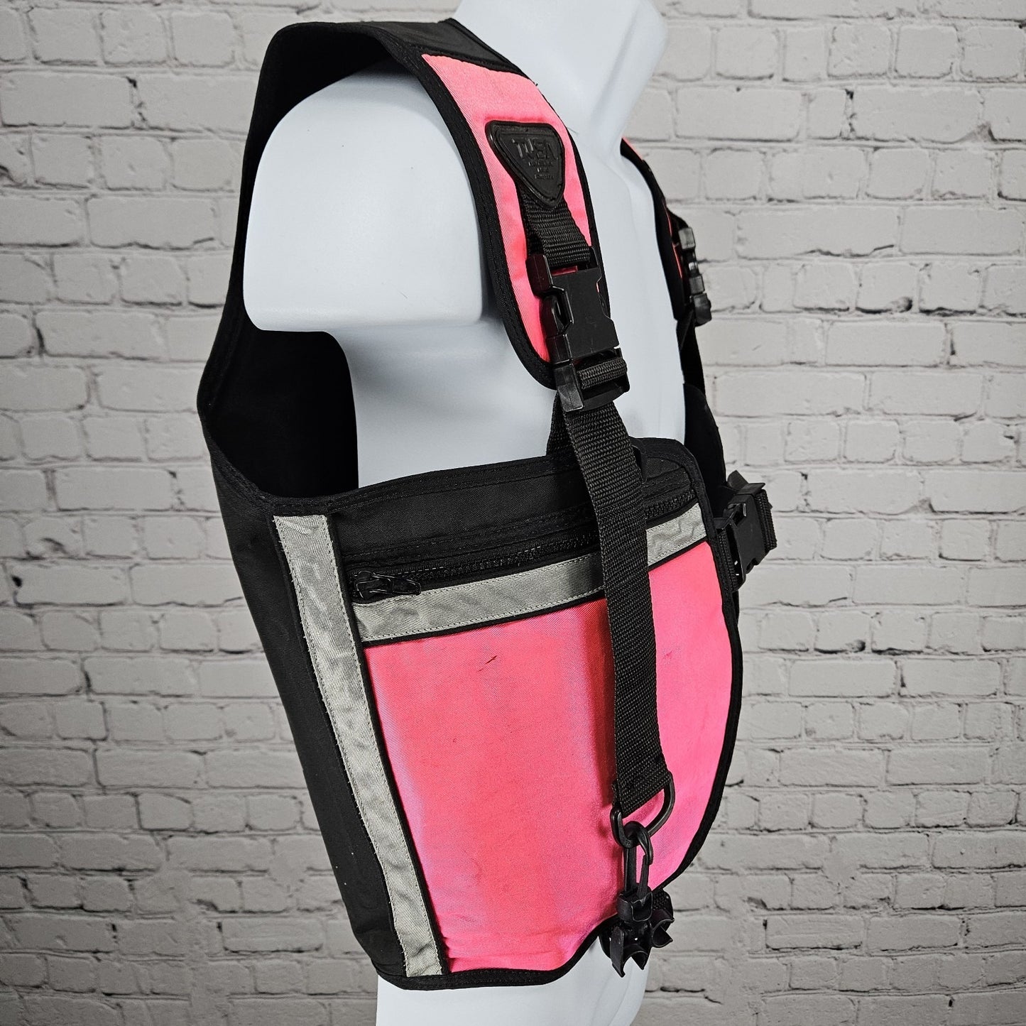 TUSA Liberator Pink Professional Diving Equipment Scuba Tank Vest USA XS