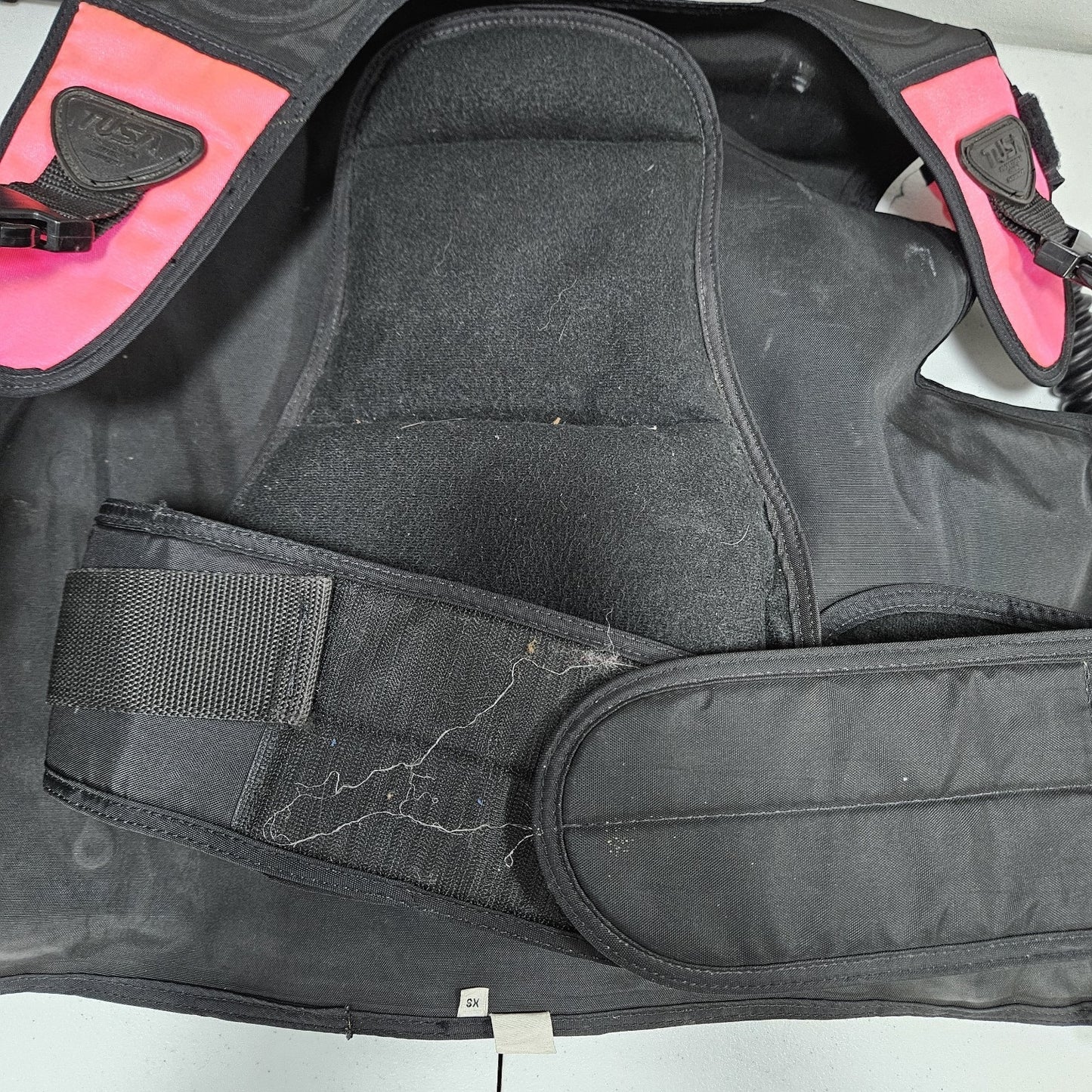 TUSA Liberator Pink Professional Diving Equipment Scuba Tank Vest USA XS