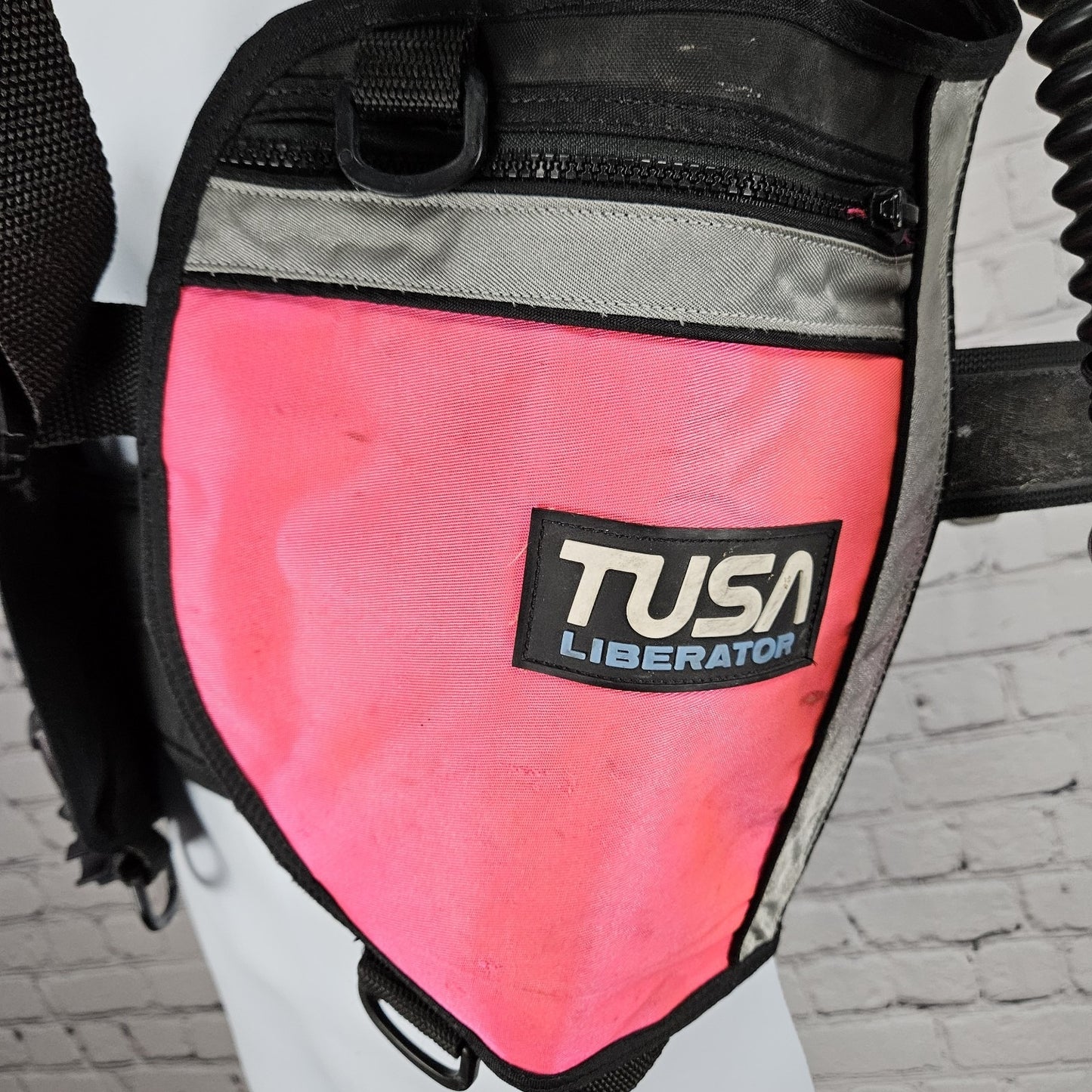 TUSA Liberator Pink Professional Diving Equipment Scuba Tank Vest USA XS