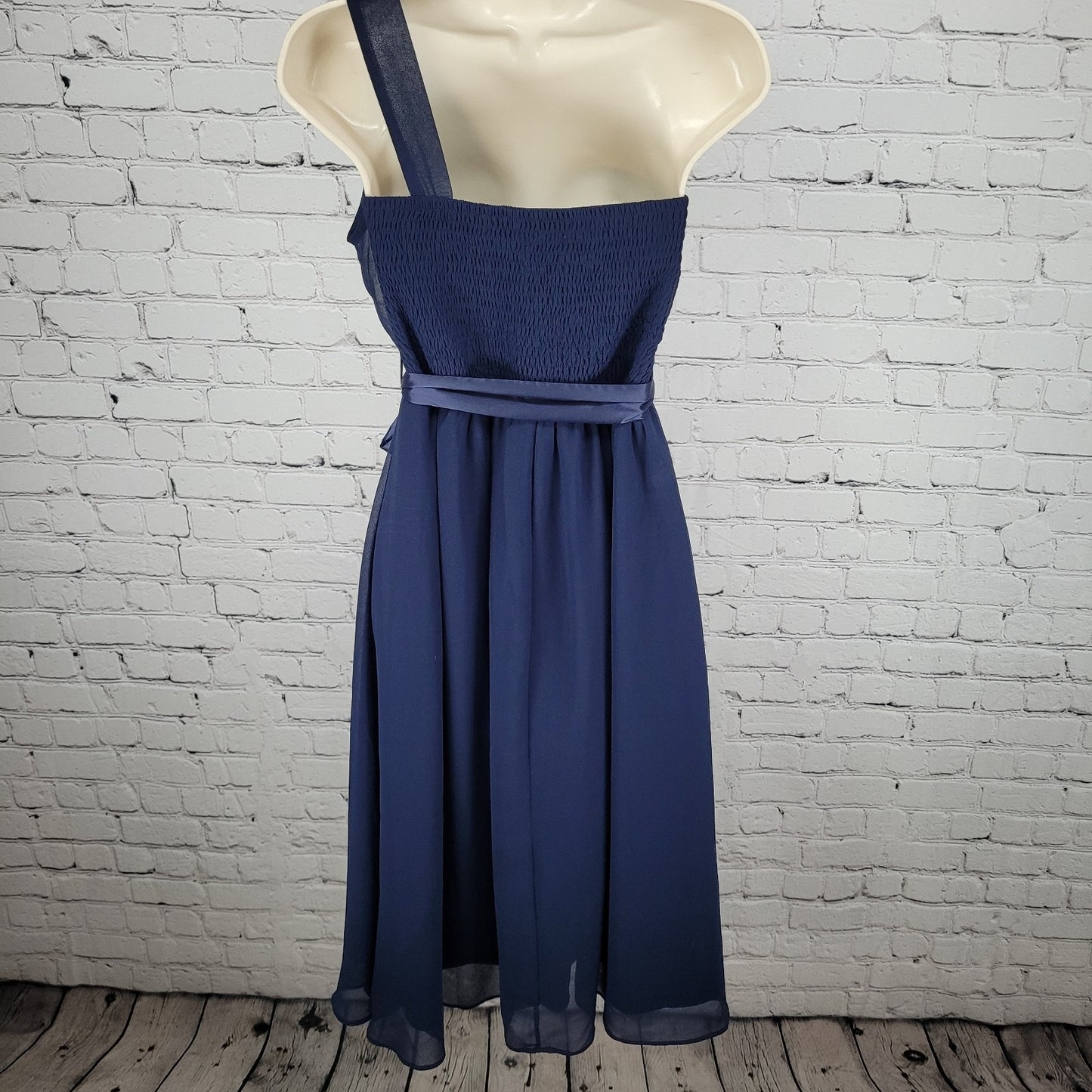 NWT Showcase Navy Chiffon One Shoulder Belted Smocked Back Midi Dress Size 10