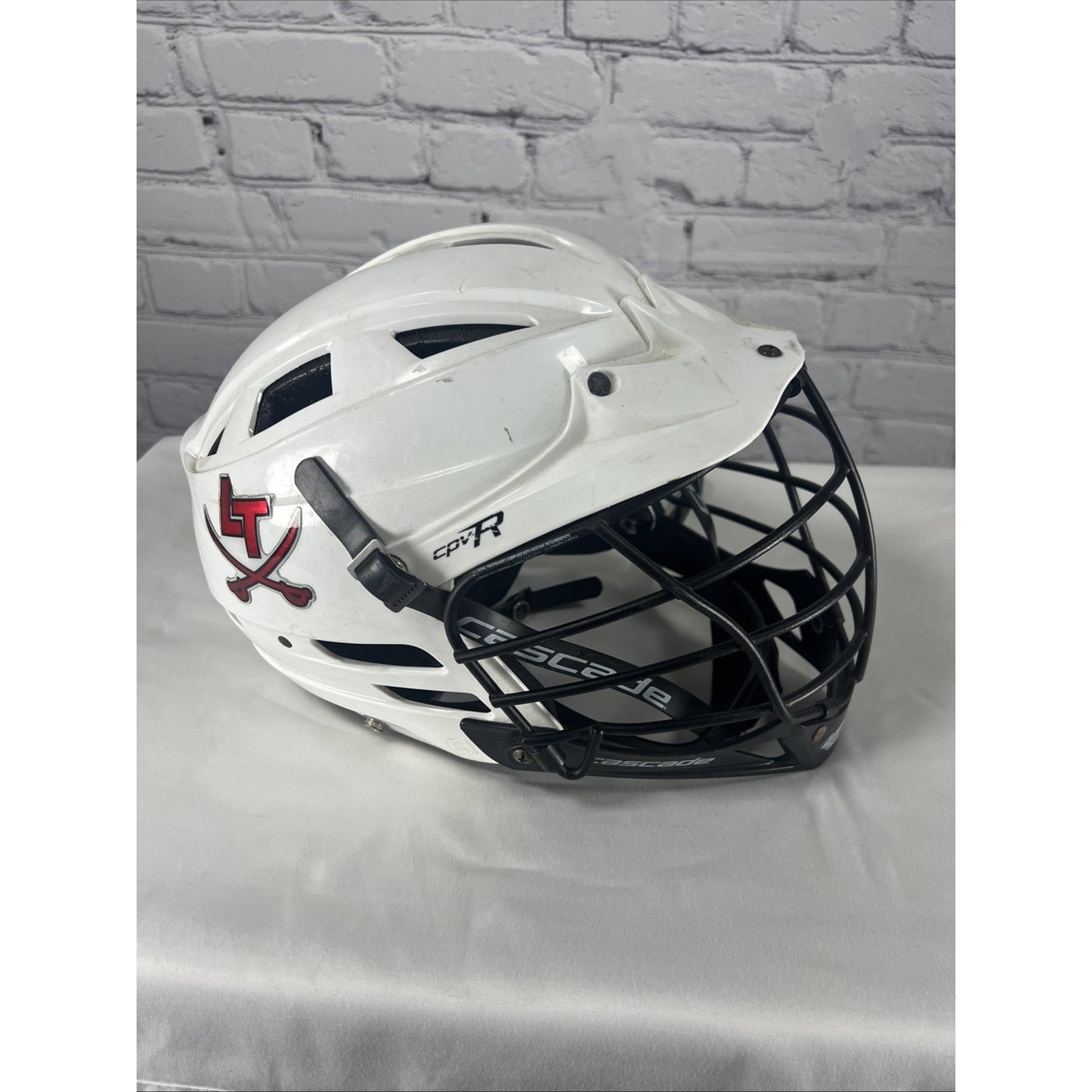 Cascade White CPV-R W/W/B/B Adjustable Lacrosse Helmet M/L