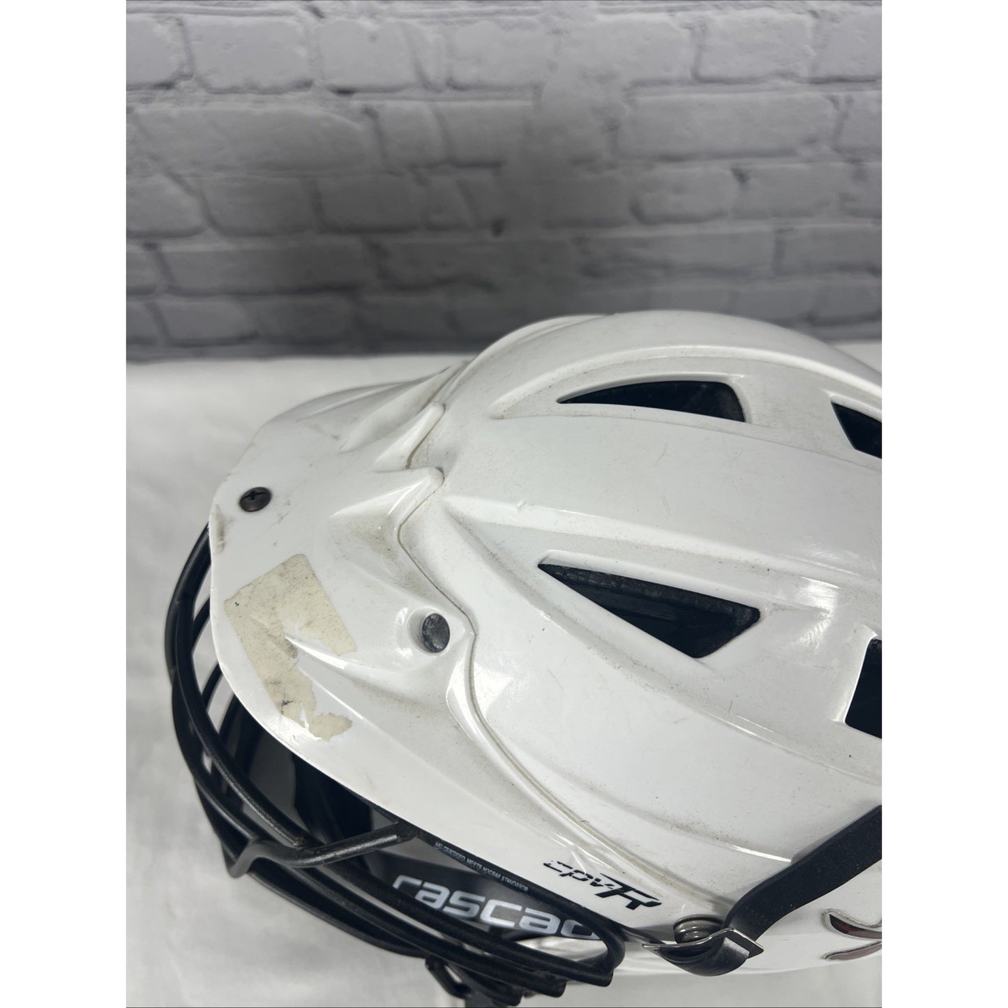 Cascade White CPV-R W/W/B/B Adjustable Lacrosse Helmet M/L