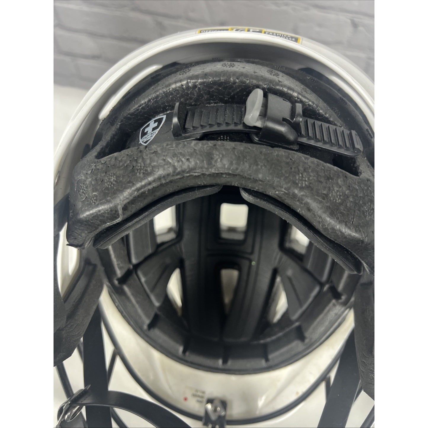 Cascade White CPV-R W/W/B/B Adjustable Lacrosse Helmet M/L