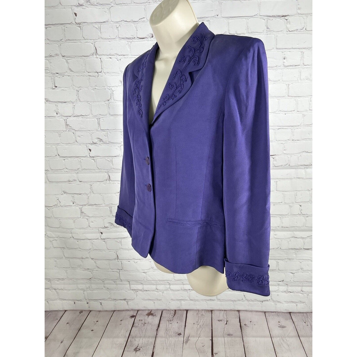 VTG Via Seta Suits Petites Purple 100% Silk Embroidered Three Button Blazer 4