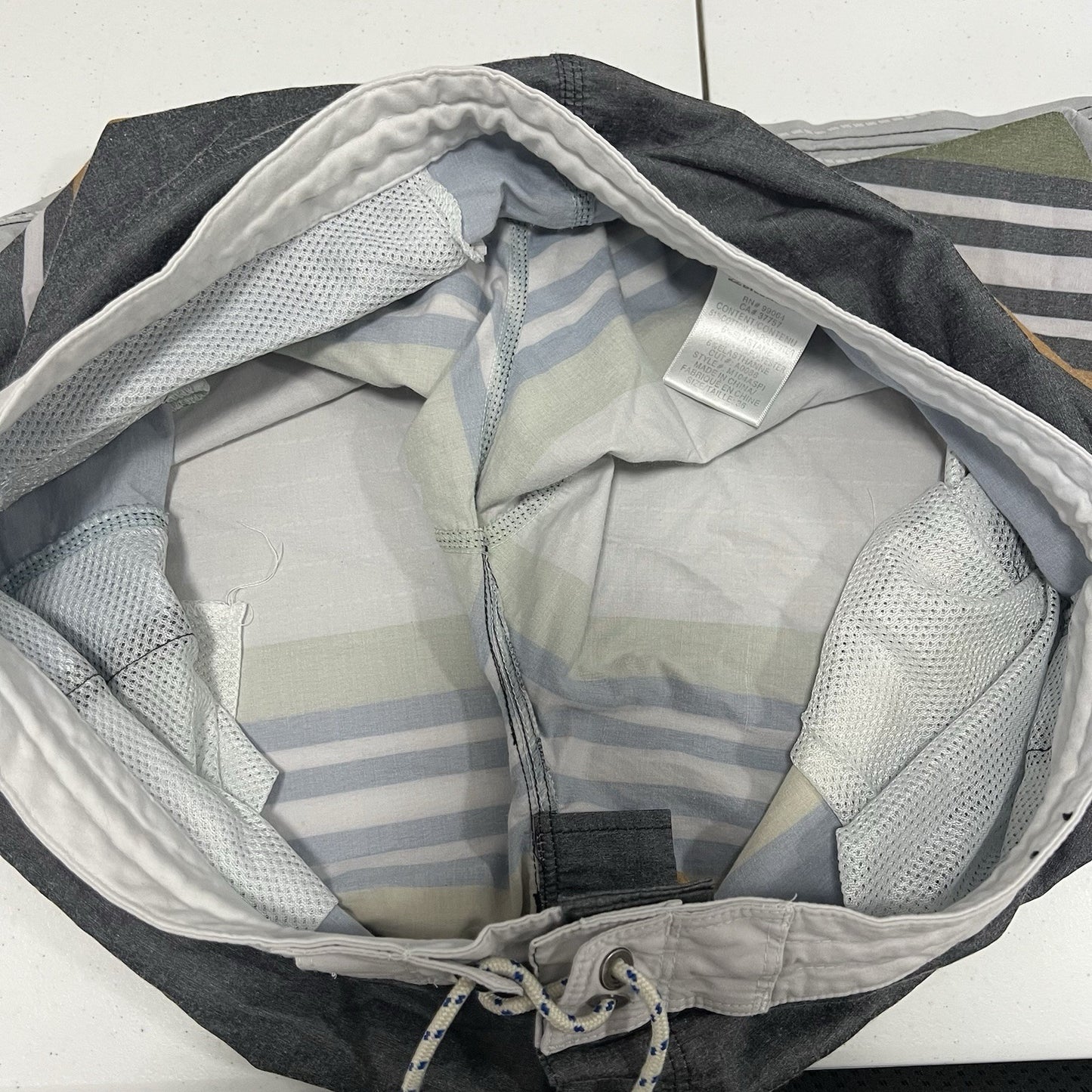 Billabong Grey Striped Boardshorts Swim Shorts Unlined Men’s 36 (36x9)