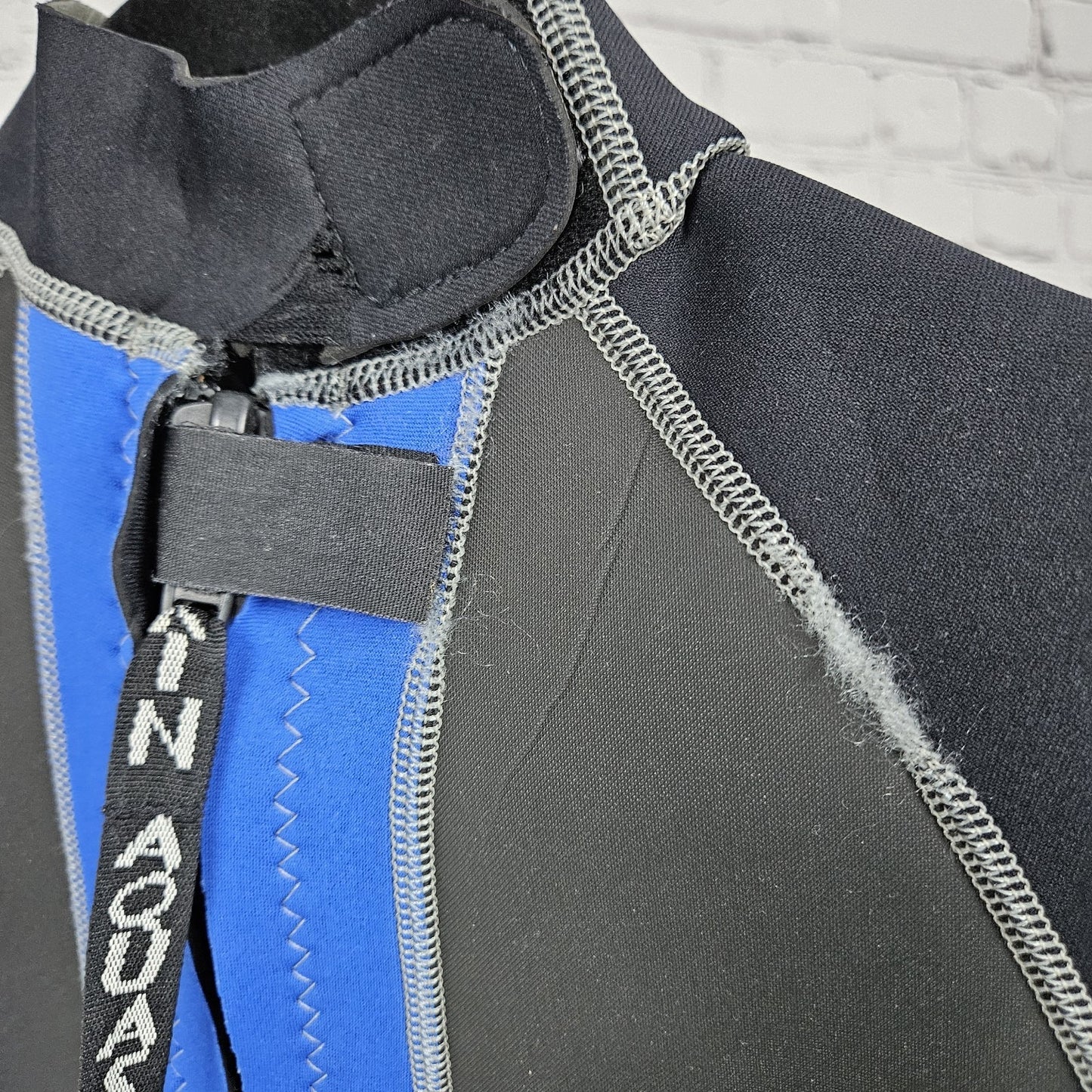 Aqua Skin Black Titanium 3.2mm US Divers Shorty Springsuit Wetsuit Youth Small S