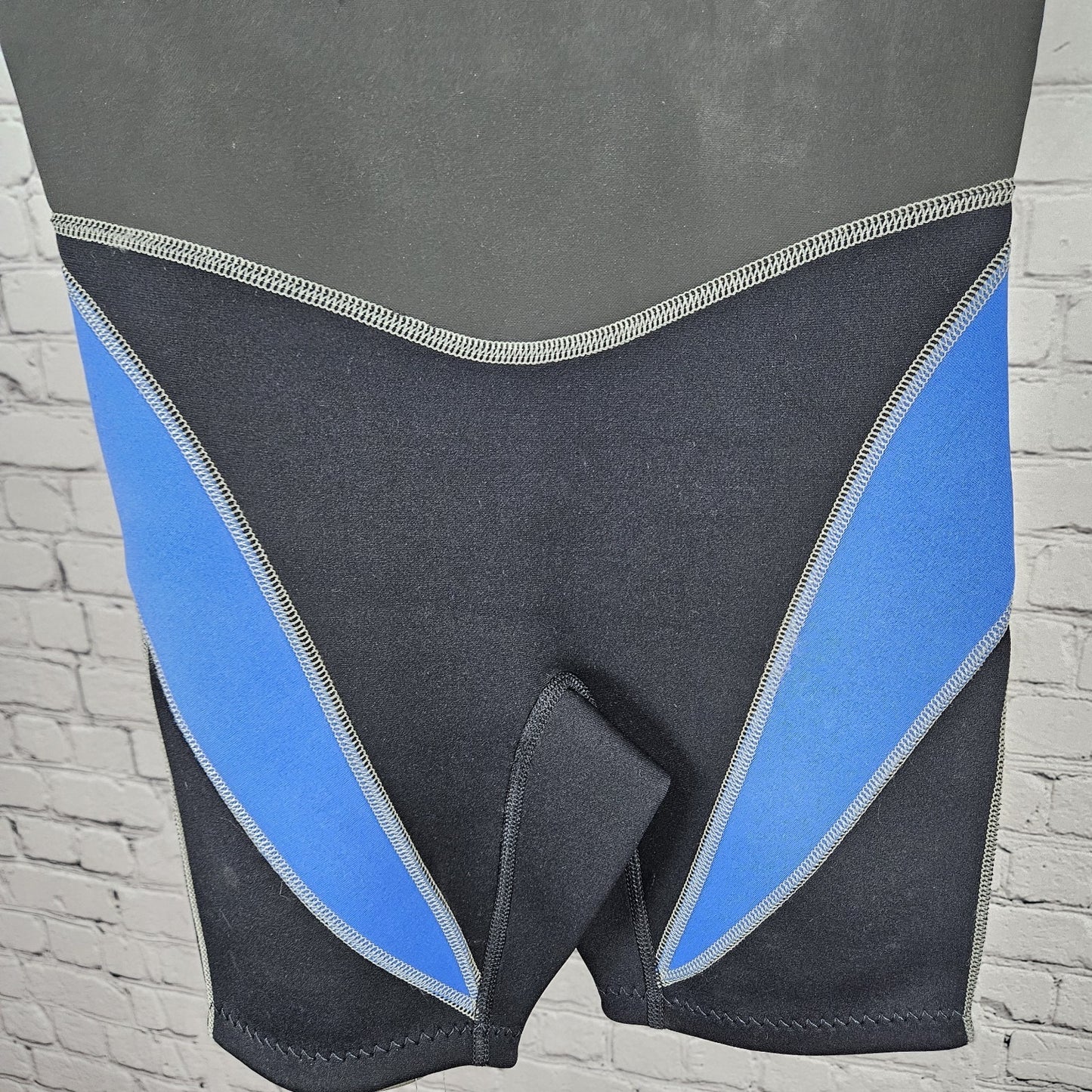Aqua Skin Black Titanium 3.2mm US Divers Shorty Springsuit Wetsuit Youth Small S