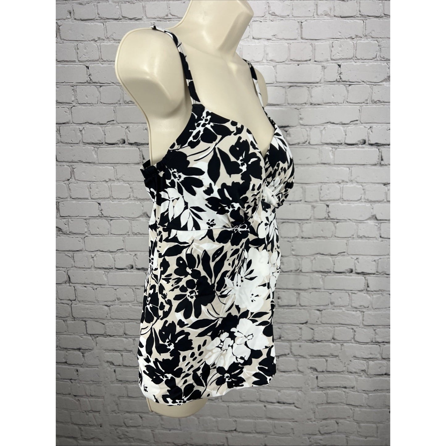 NWD Swimsuits For All Black Tan Floral Tankini Swim Top Underwire 36D