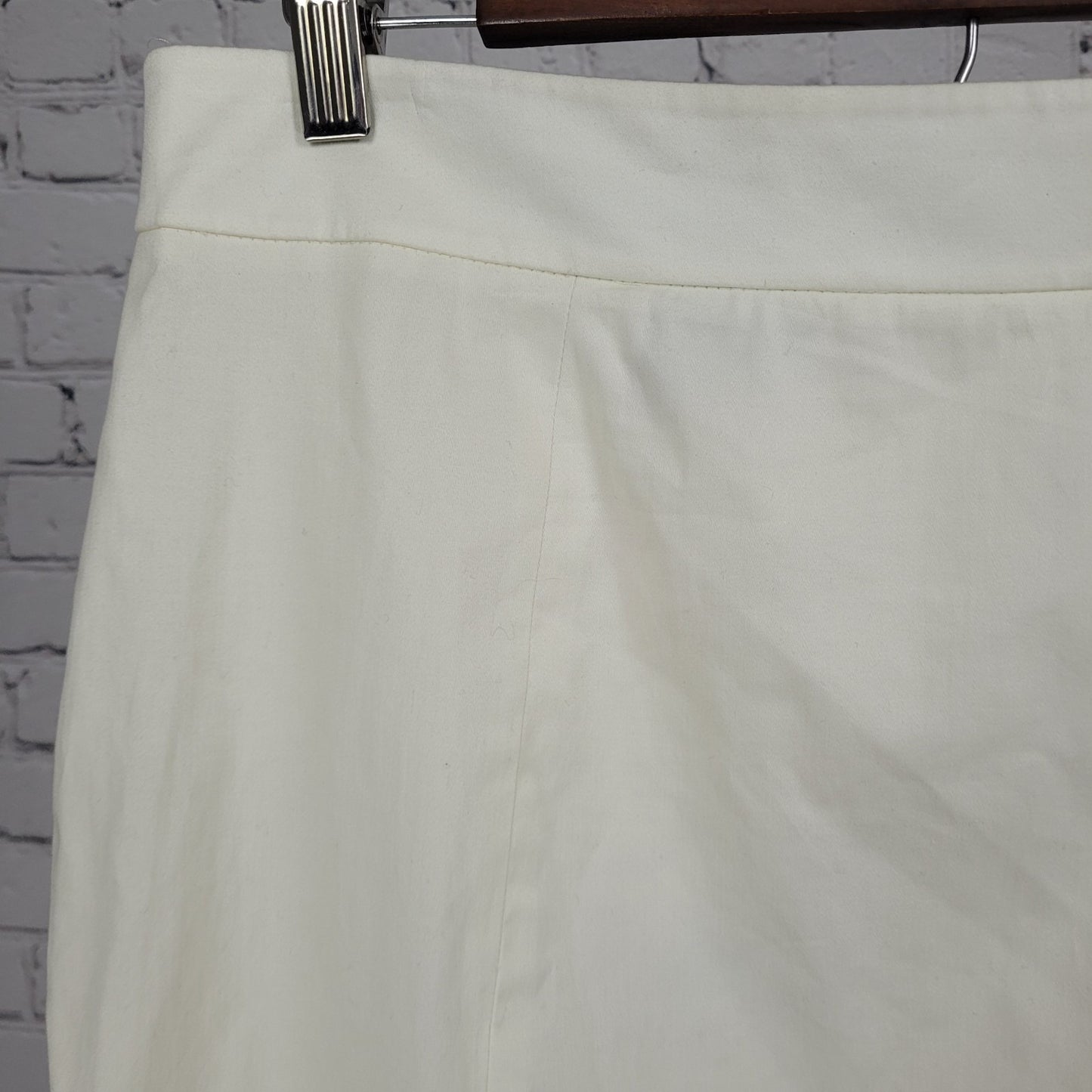NWT Jones Wear Ivory Cream Stretch Slits Lined Zip Straight Knee Length Skirt 10