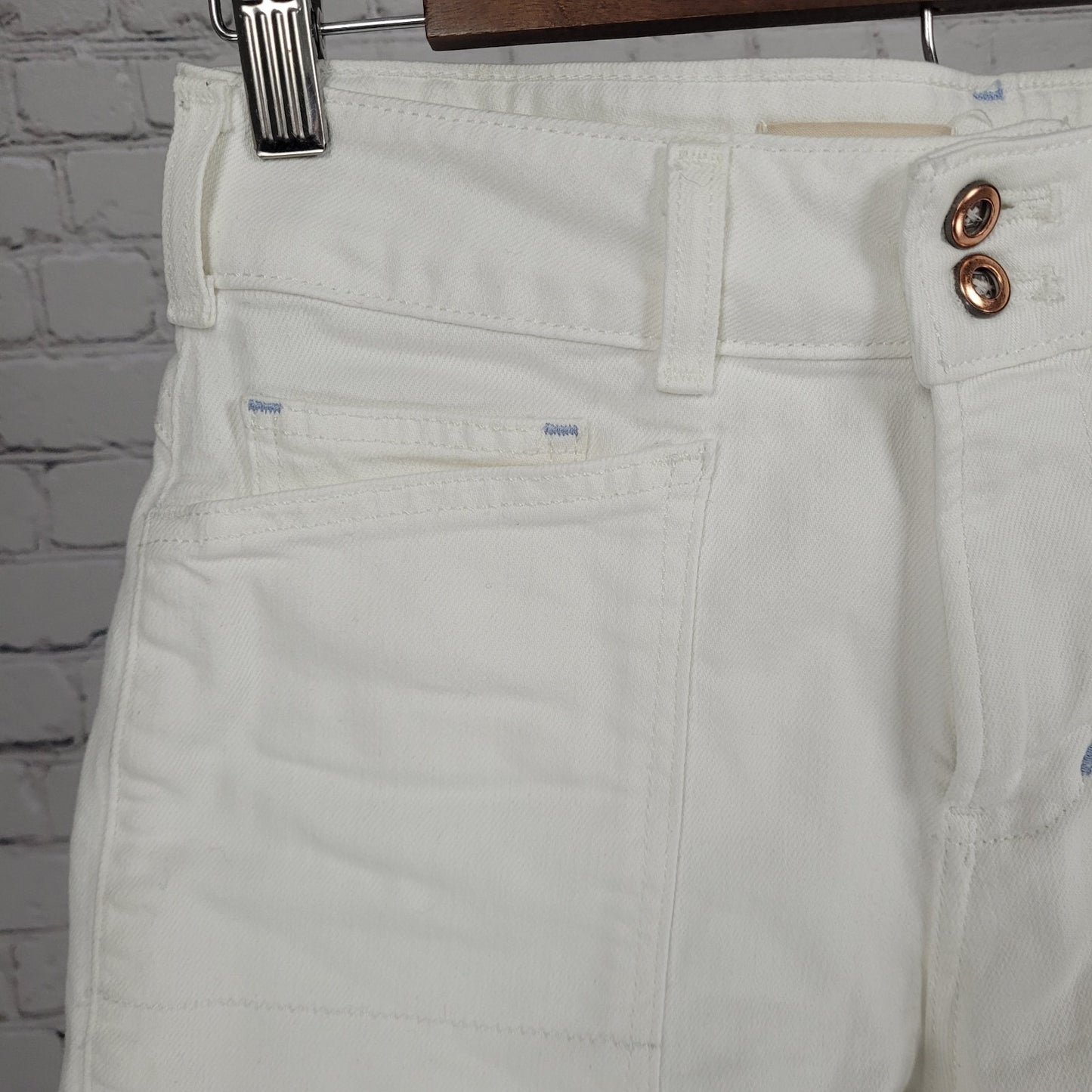 Pilcro Anthropologie White Cotton Stretch Mid Rise Shorts Size 26 (26x5.5)