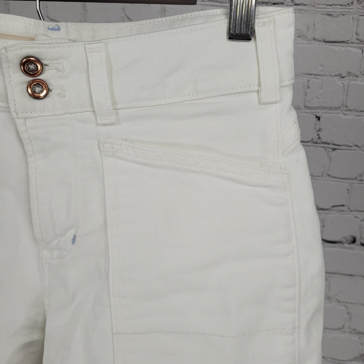 Pilcro Anthropologie White Cotton Stretch Mid Rise Shorts Size 26 (26x5.5)