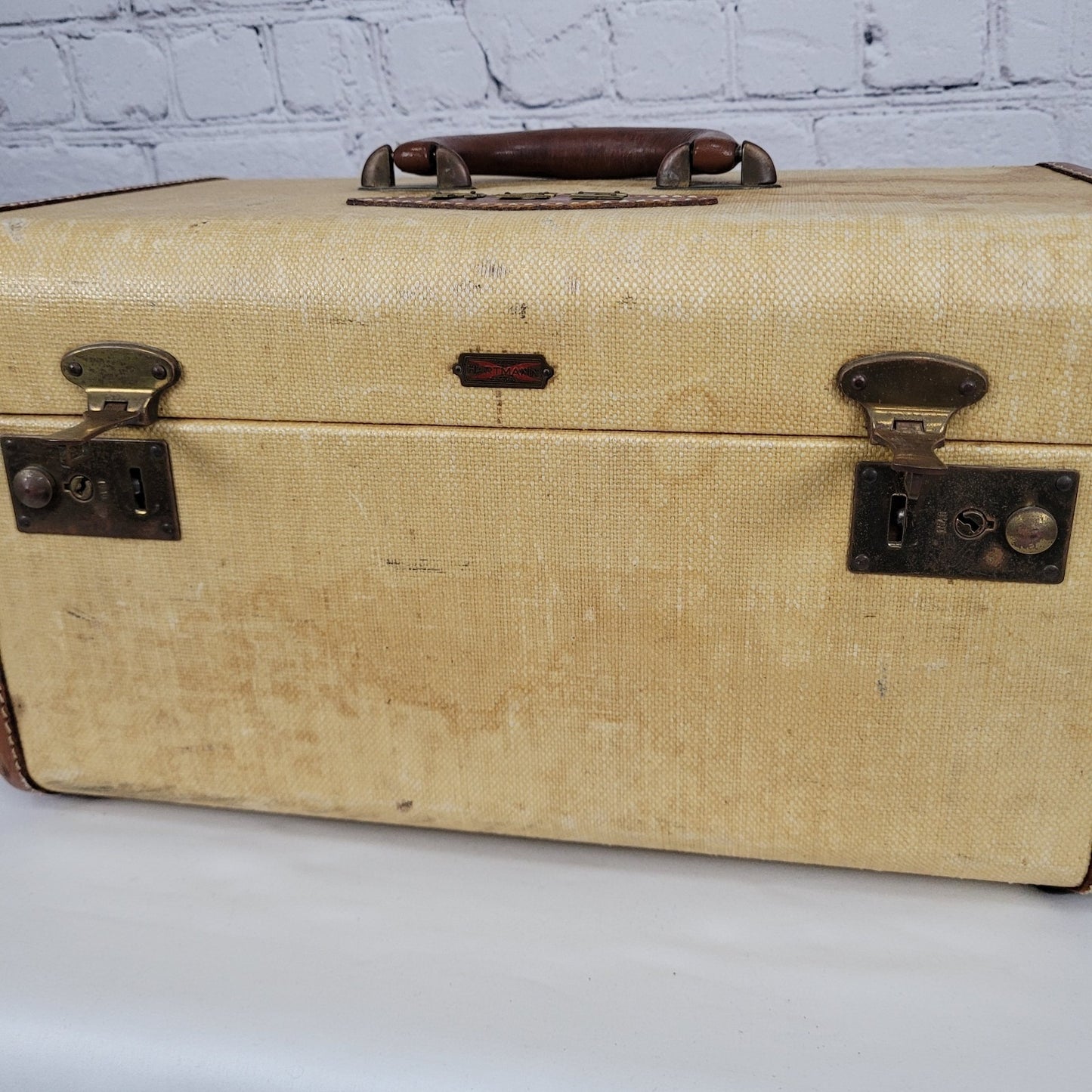 VTG RCC Tan Brown Leather Trim Mid Century Travel Train Case Chest Brass Locks