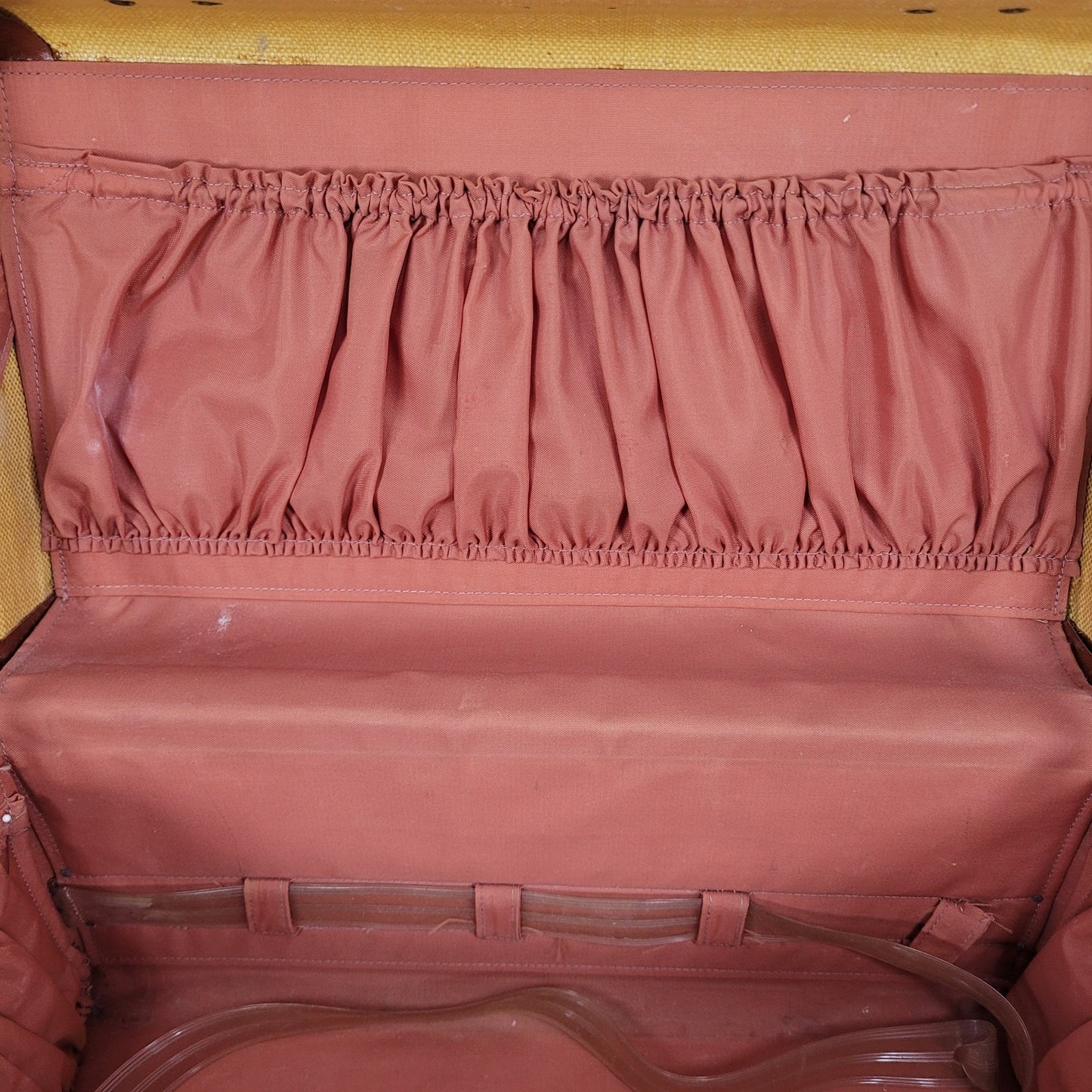 VTG RCC Tan Brown Leather Trim Mid Century Travel Train Case Chest Brass Locks