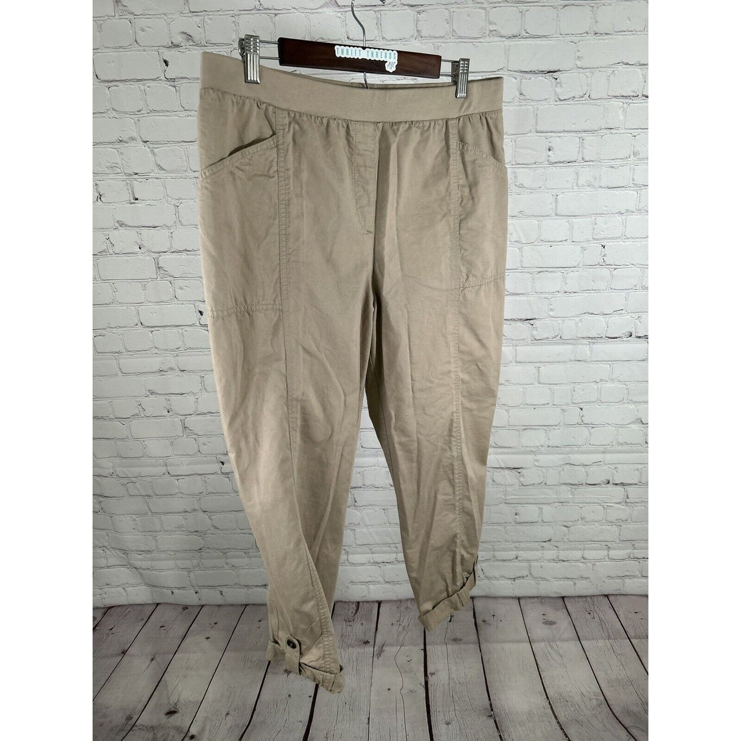 Chicos Tan Elastic Waist Pull On High Rise Roll Tab Pants Women’s M (34x26.5)