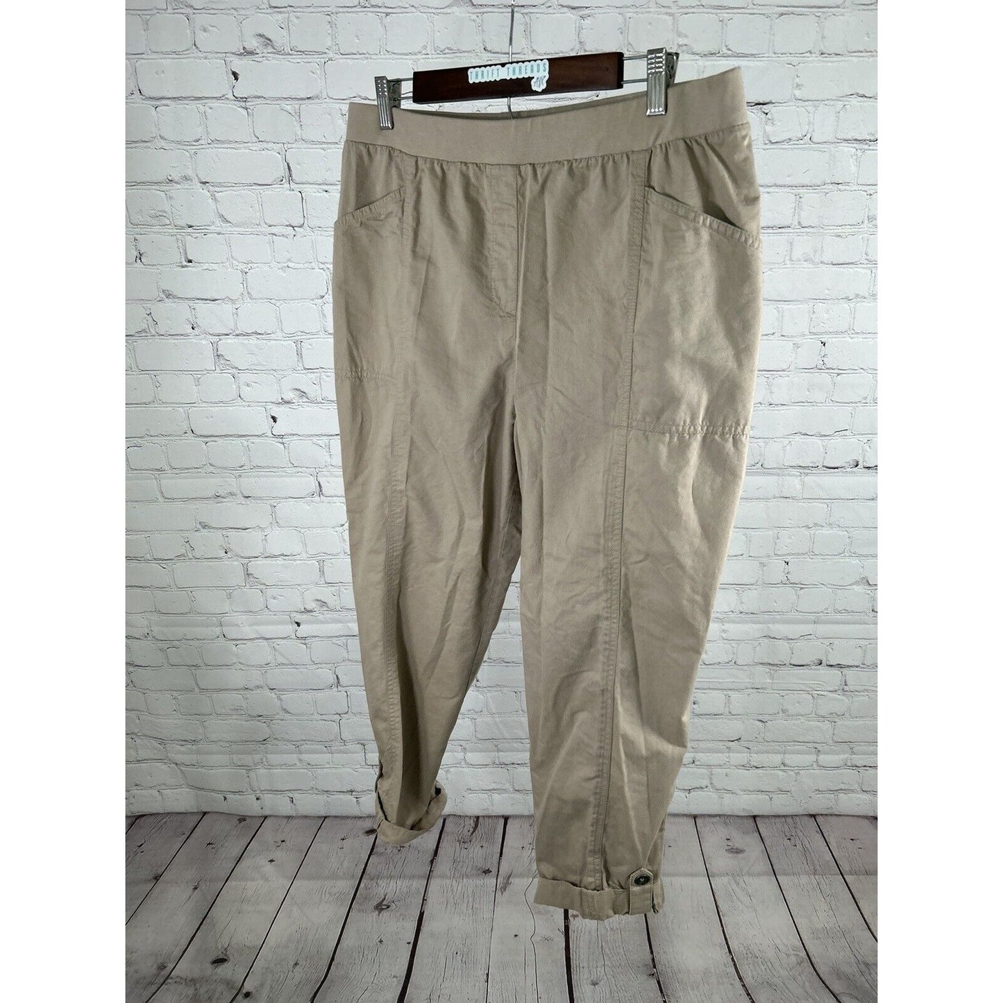 Chicos Tan Elastic Waist Pull On High Rise Roll Tab Pants Women’s M (34x26.5)