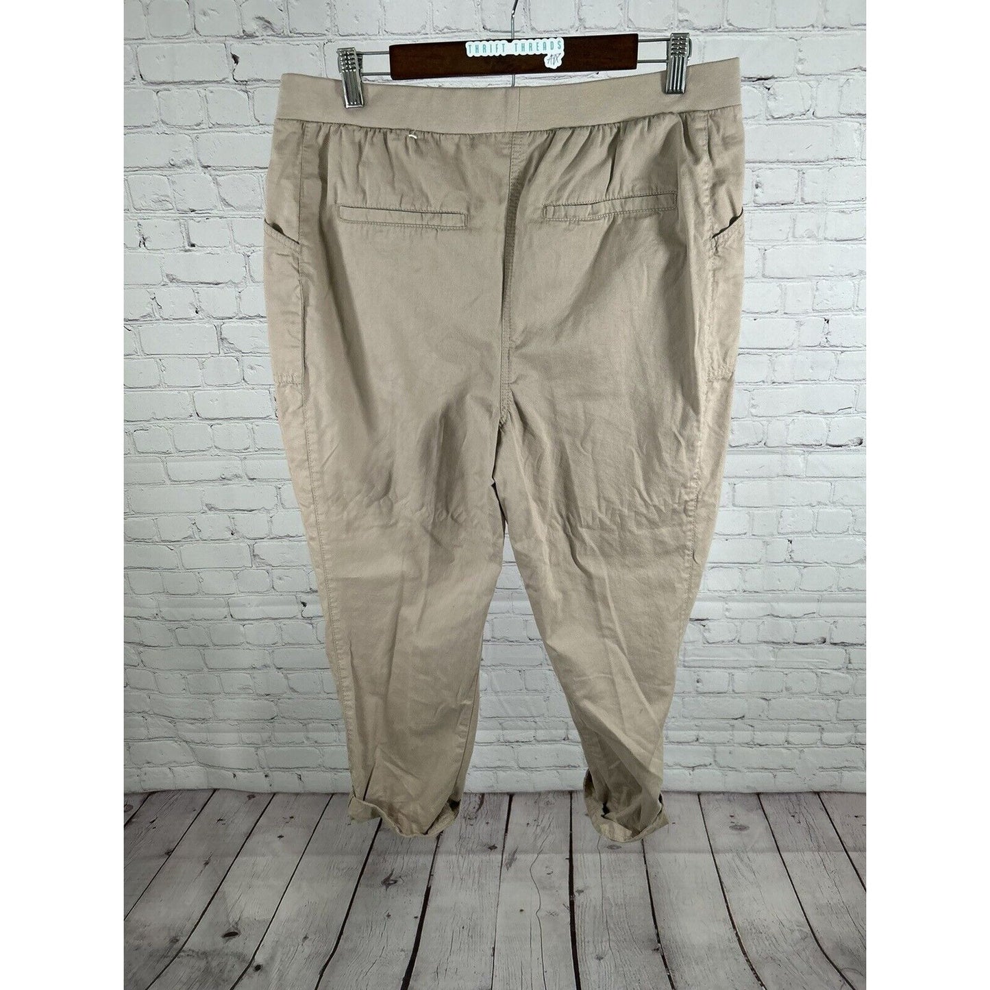 Chicos Tan Elastic Waist Pull On High Rise Roll Tab Pants Women’s M (34x26.5)
