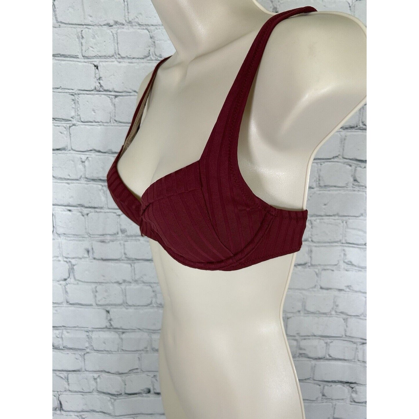 Shade & Shore Burgundy Textured Lightly Lined Underwire Bathing Suit Top 34B