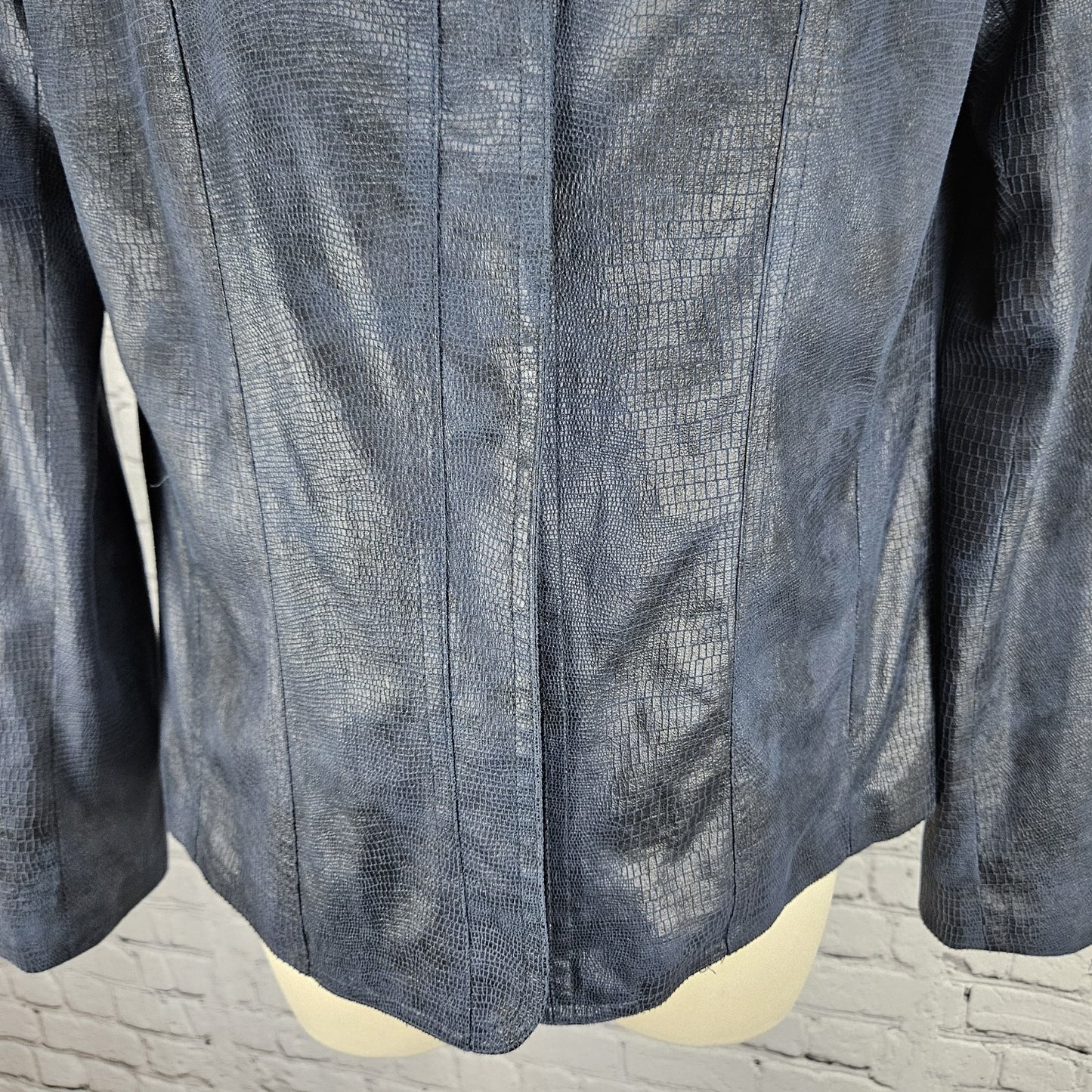 Chico's Blue Faux Snake Print Texture Snap Embellished Lightweight Jacket 0 US 4