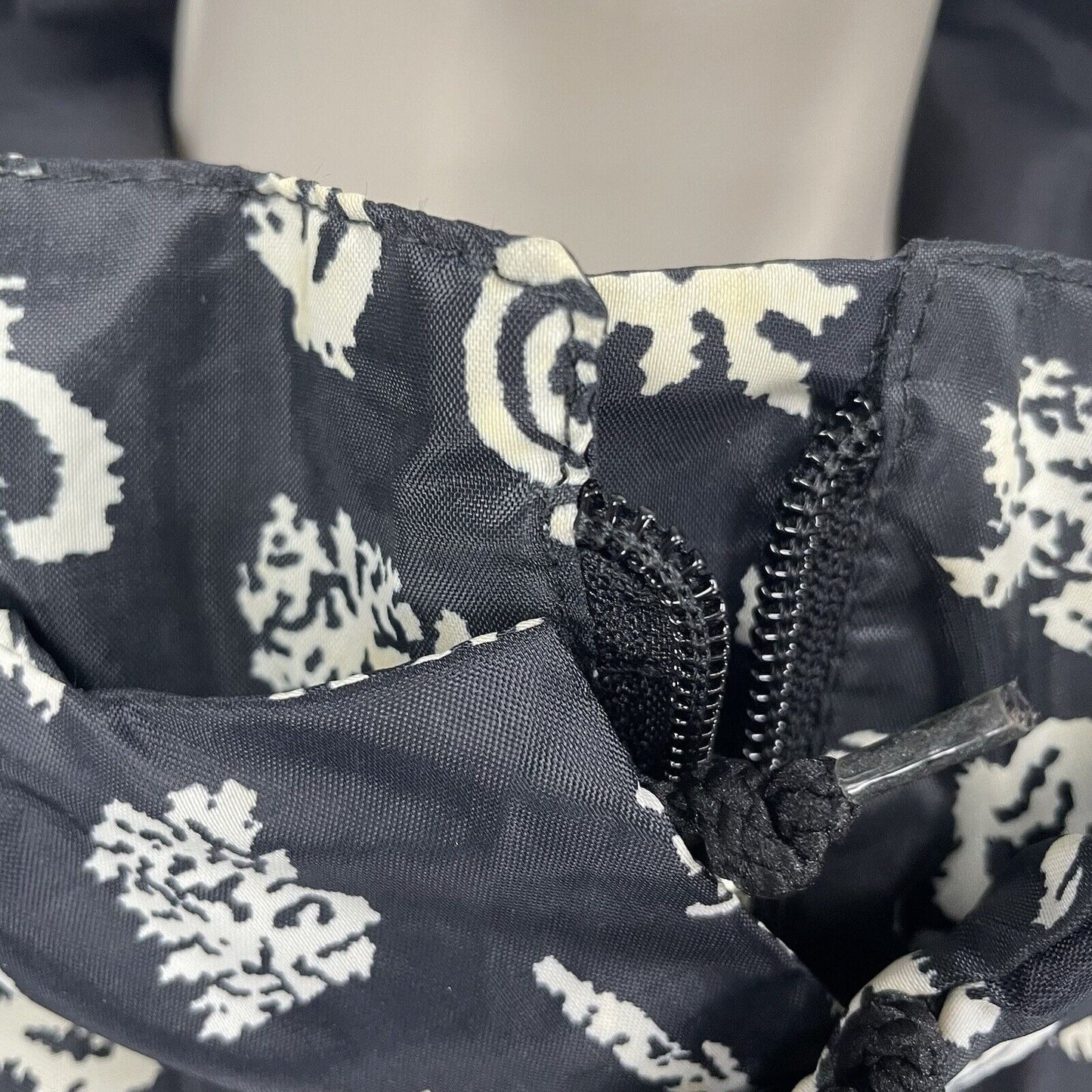 K.WAY Black Printed Zipped Rain Jacket Windbreaker Removable Hood Size Medium M