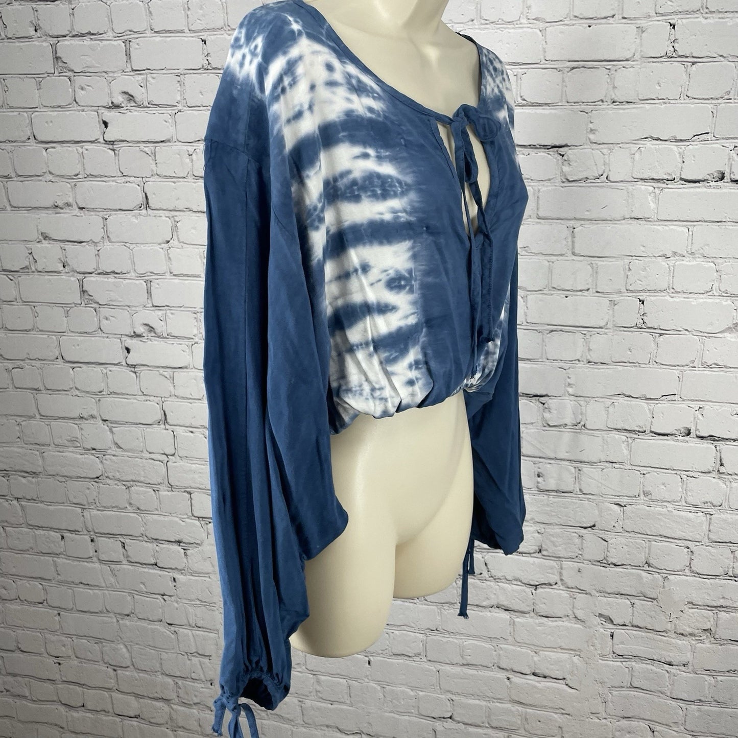 Lulu’s Blue Tie Dye Boho Kimono Long Sleeve Cropped Blouse Key Hole Top USA S