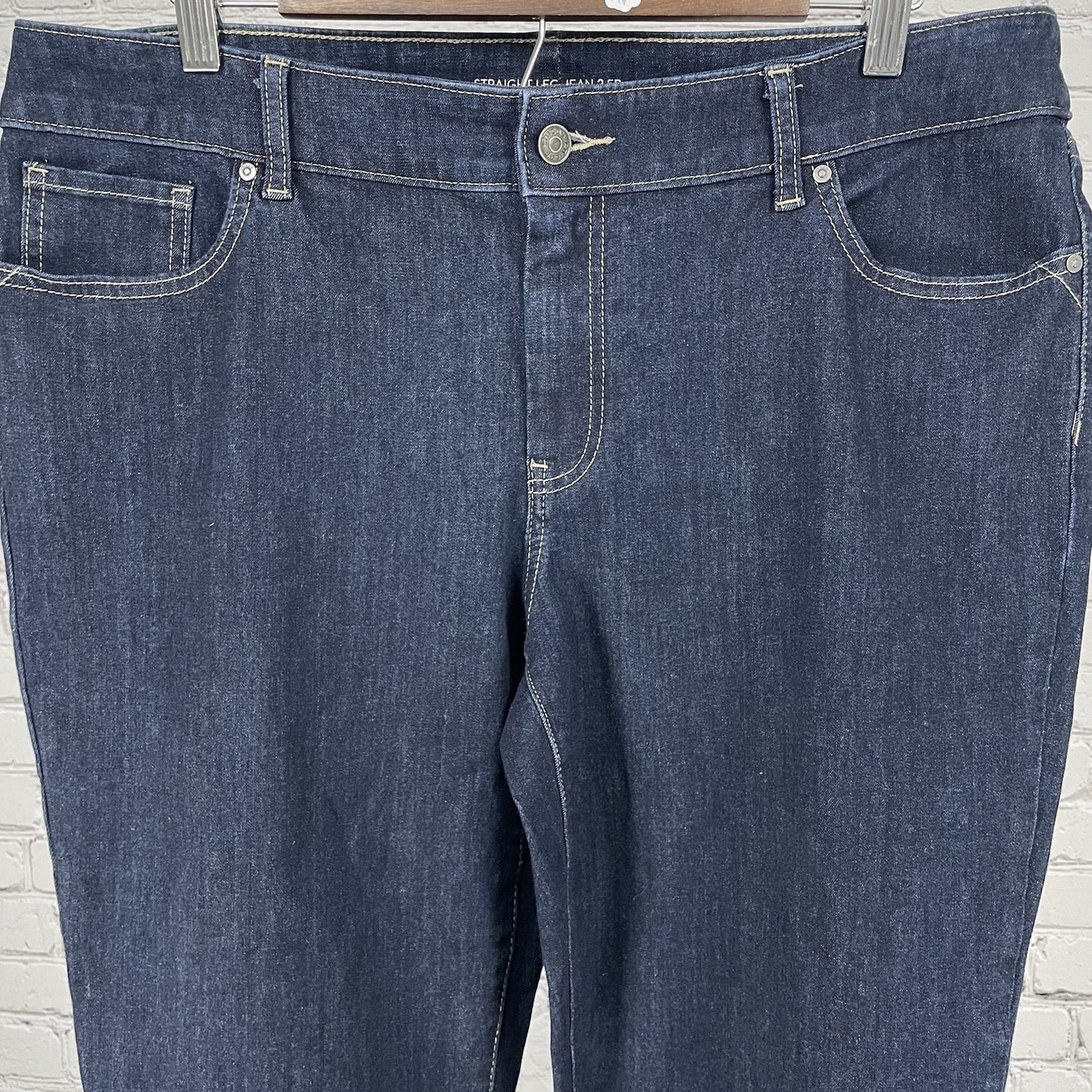 Chico’s Blue Dark Wash Denim Straight Leg Jeans Stretch Size 14 (36x30.5)