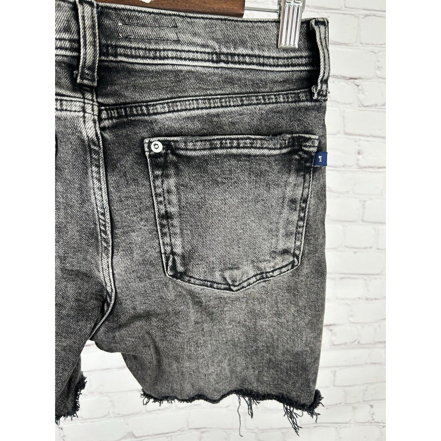 Pilcro Anthropologie Distressed Slim Boyfriend Cutoff Shorts Women’s 26 (30x5.5)