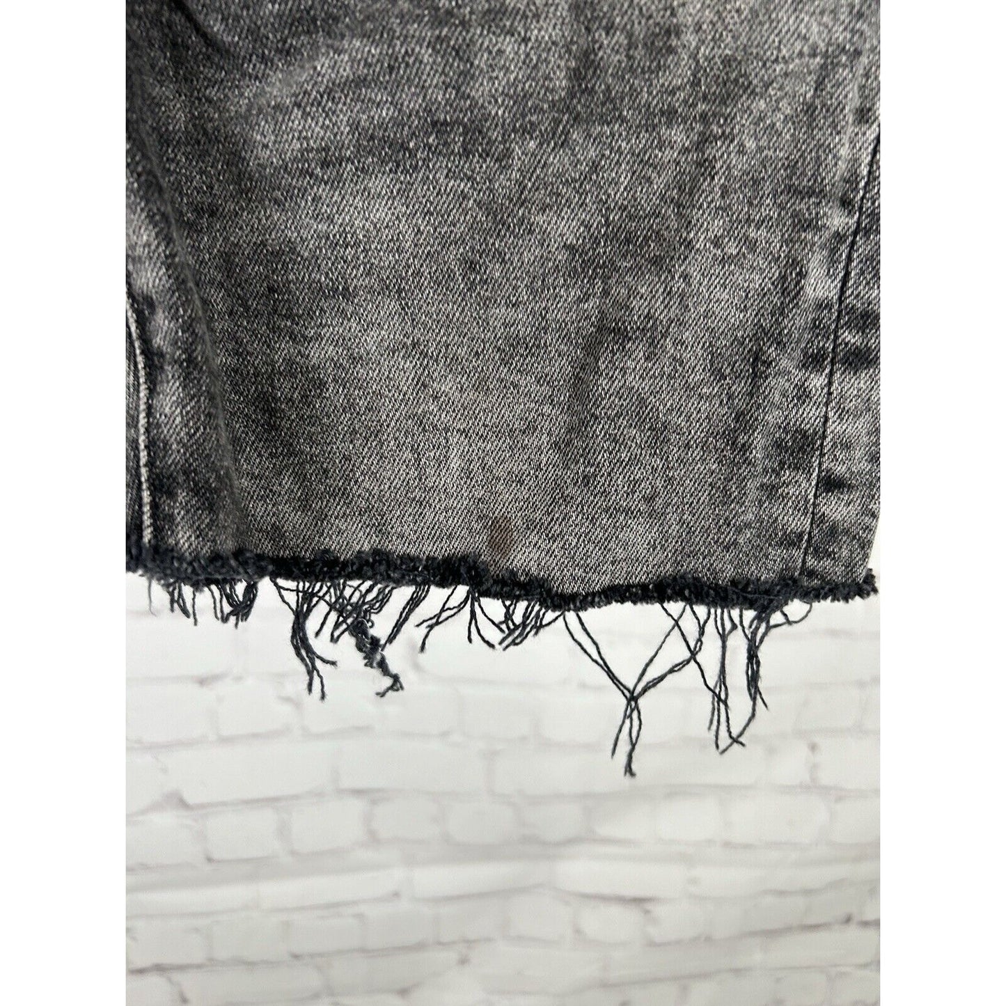 Pilcro Anthropologie Distressed Slim Boyfriend Cutoff Shorts Women’s 26 (30x5.5)