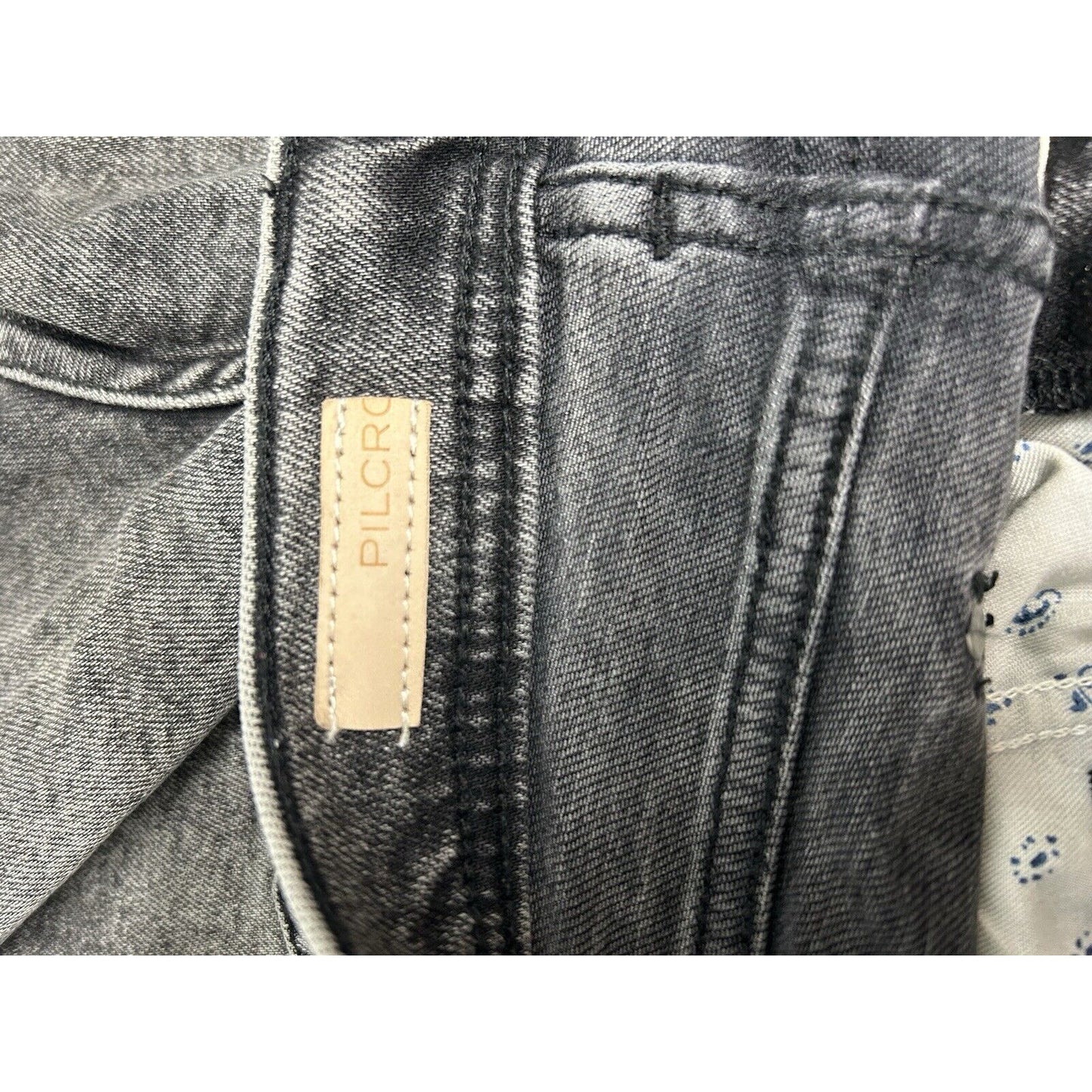 Pilcro Anthropologie Distressed Slim Boyfriend Cutoff Shorts Women’s 26 (30x5.5)