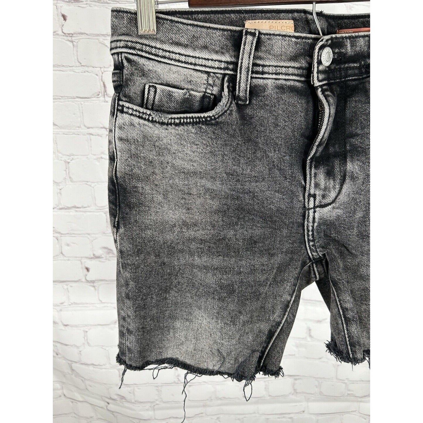 Pilcro Anthropologie Distressed Slim Boyfriend Cutoff Shorts Women’s 26 (30x5.5)