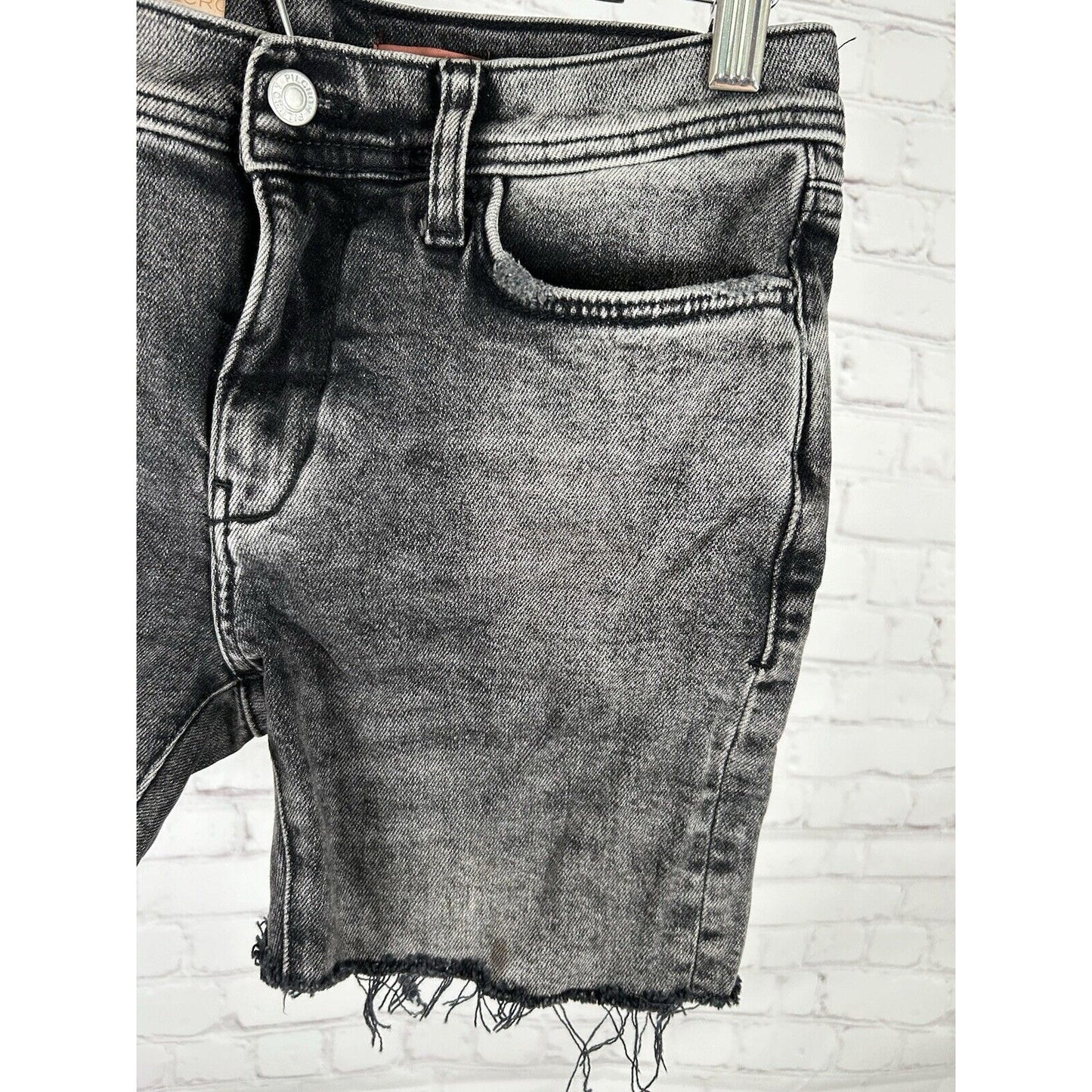 Pilcro Anthropologie Distressed Slim Boyfriend Cutoff Shorts Women’s 26 (30x5.5)