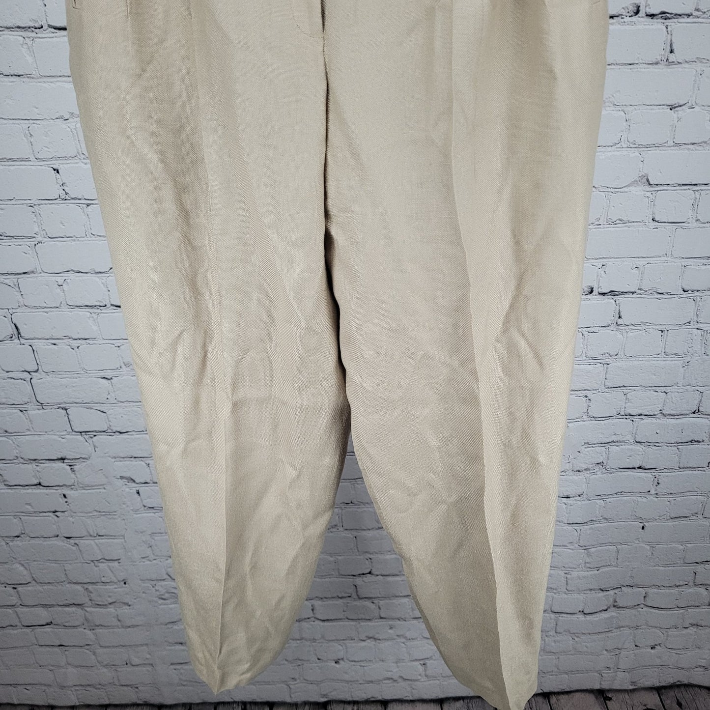 Liz Claiborne Beige Pleated High Rise Tapered Pants USA Made Size 14P (30x27.5)