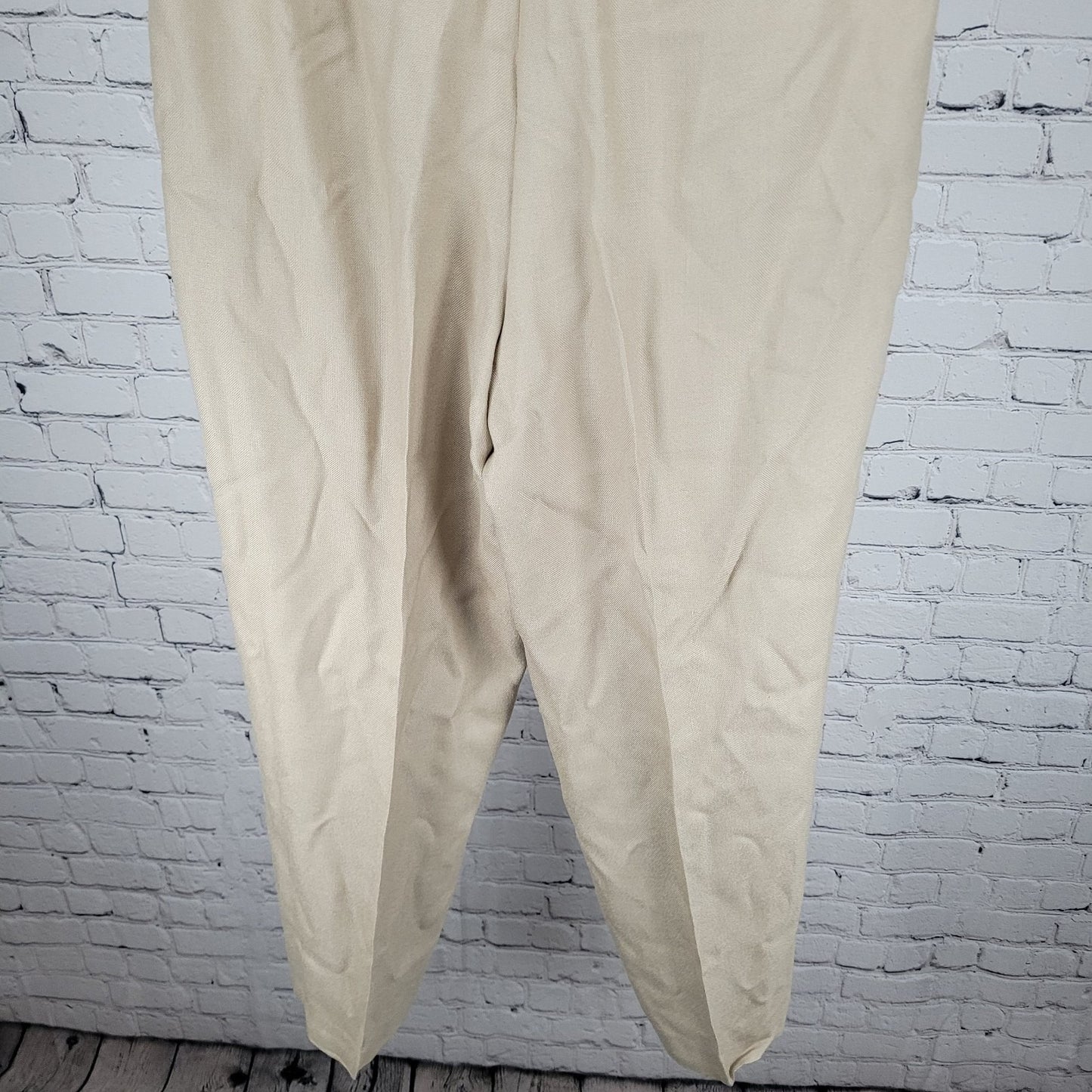 Liz Claiborne Beige Pleated High Rise Tapered Pants USA Made Size 14P (30x27.5)