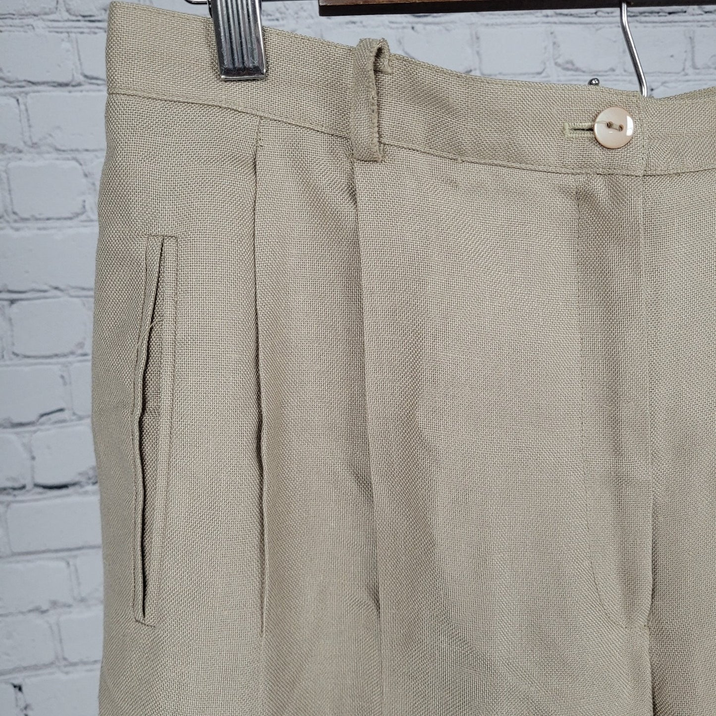 Liz Claiborne Beige Pleated High Rise Tapered Pants USA Made Size 14P (30x27.5)
