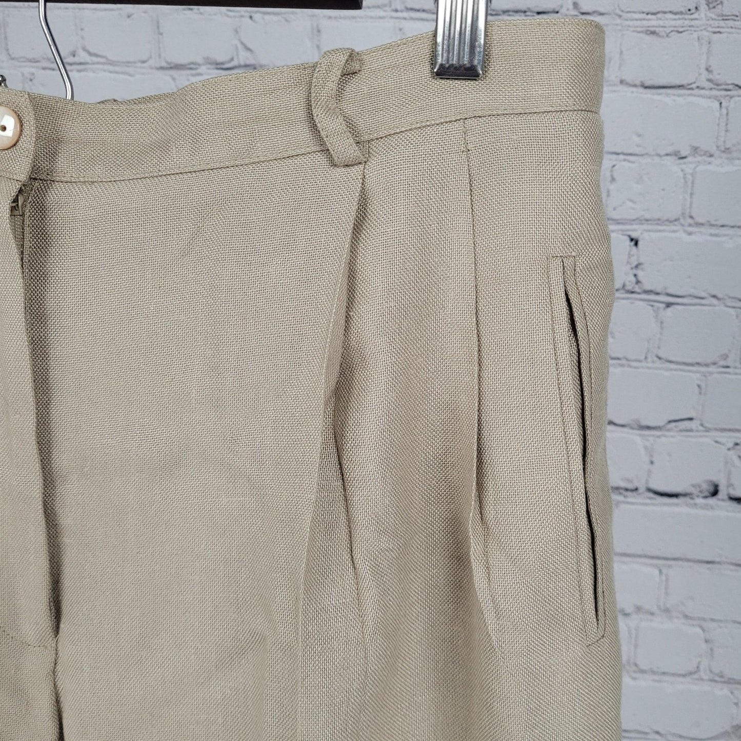 Liz Claiborne Beige Pleated High Rise Tapered Pants USA Made Size 14P (30x27.5)