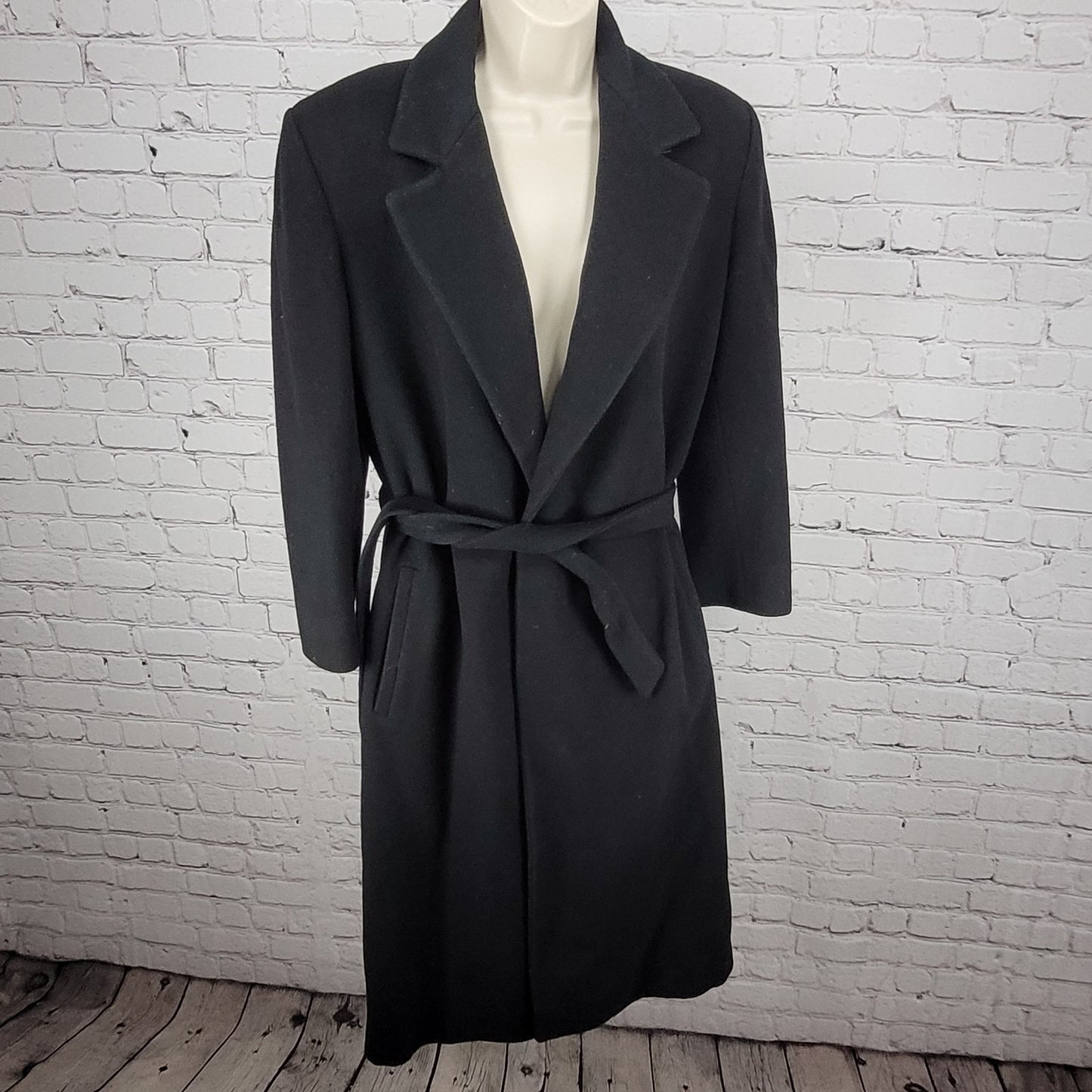 LORD & TAYLOR Black Cashmere Blend Belted Coat USA Made Size SP Small Petite