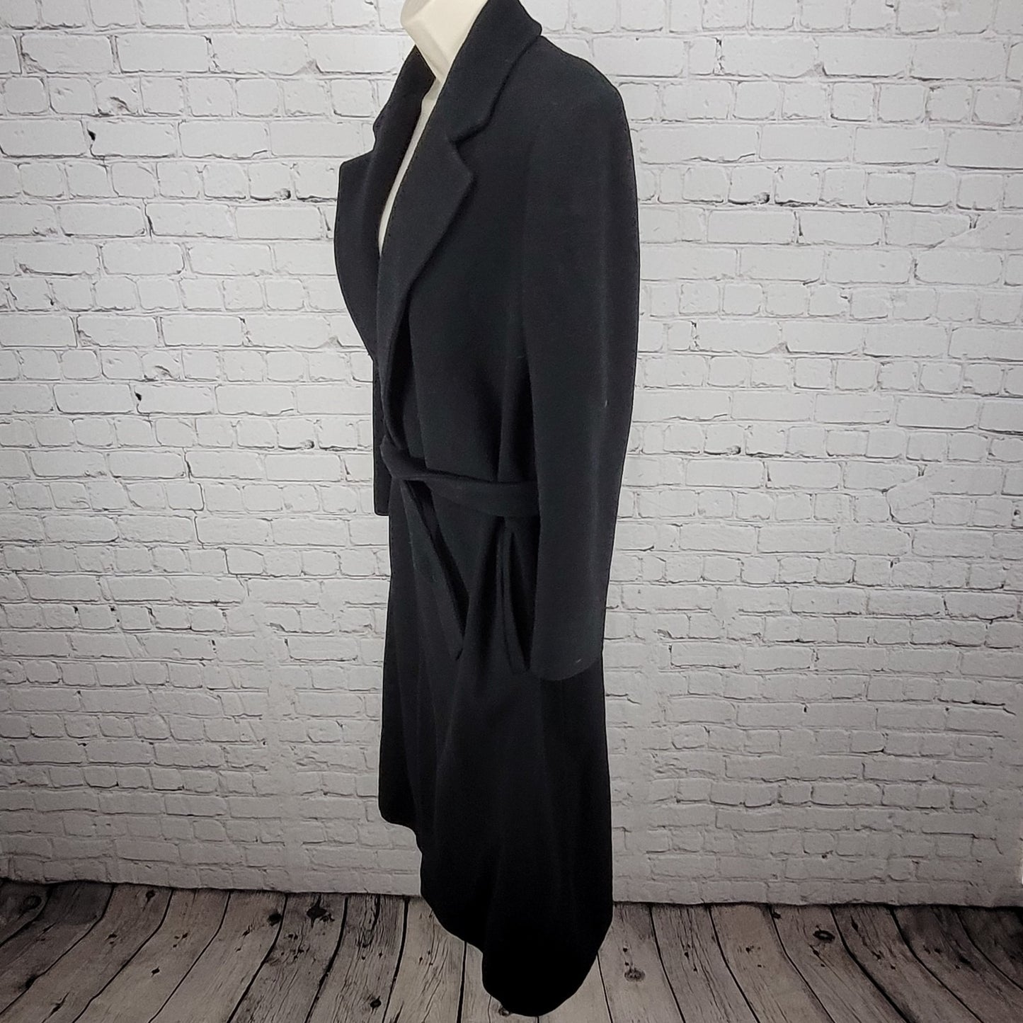 LORD & TAYLOR Black Cashmere Blend Belted Coat USA Made Size SP Small Petite