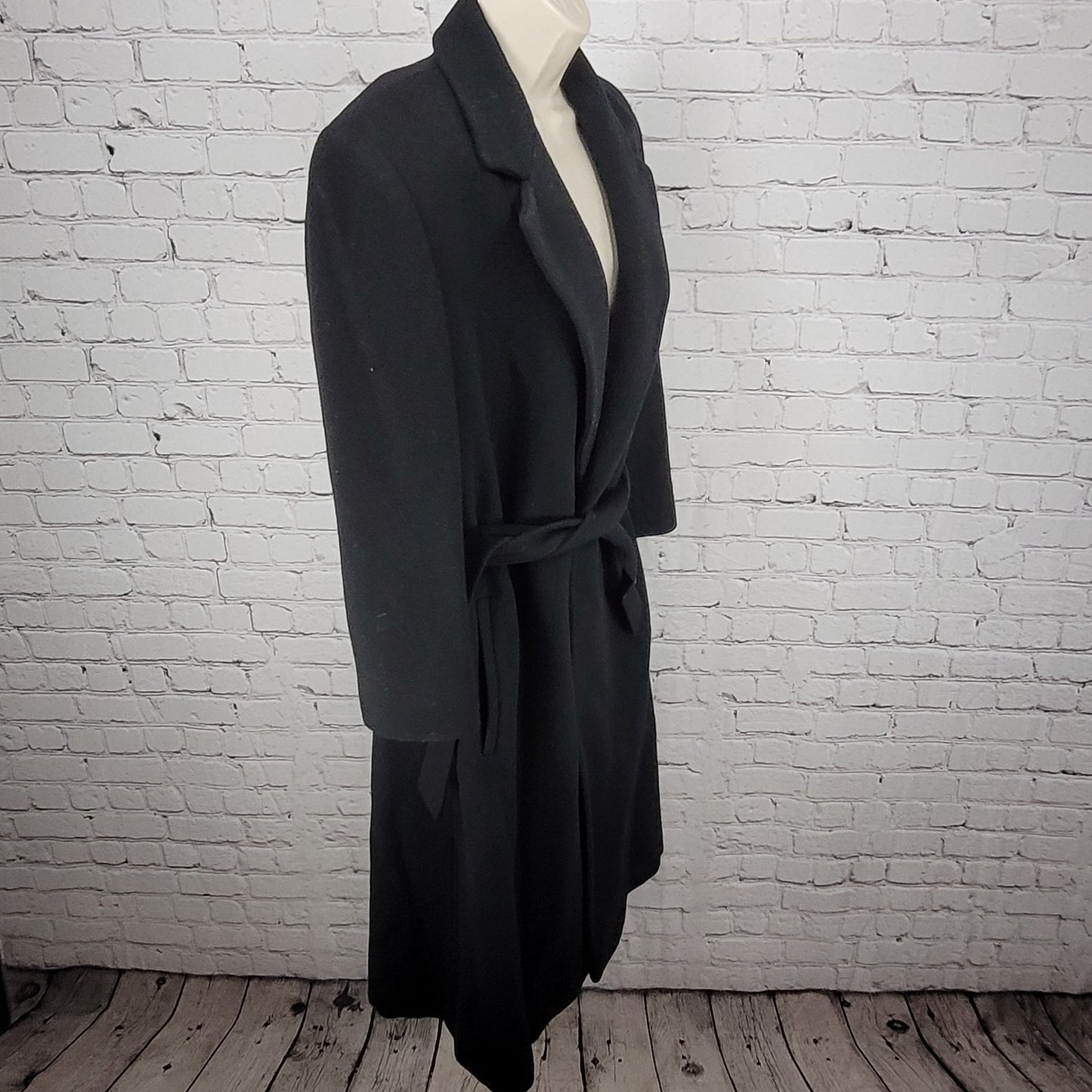 LORD & TAYLOR Black Cashmere Blend Belted Coat USA Made Size SP Small Petite