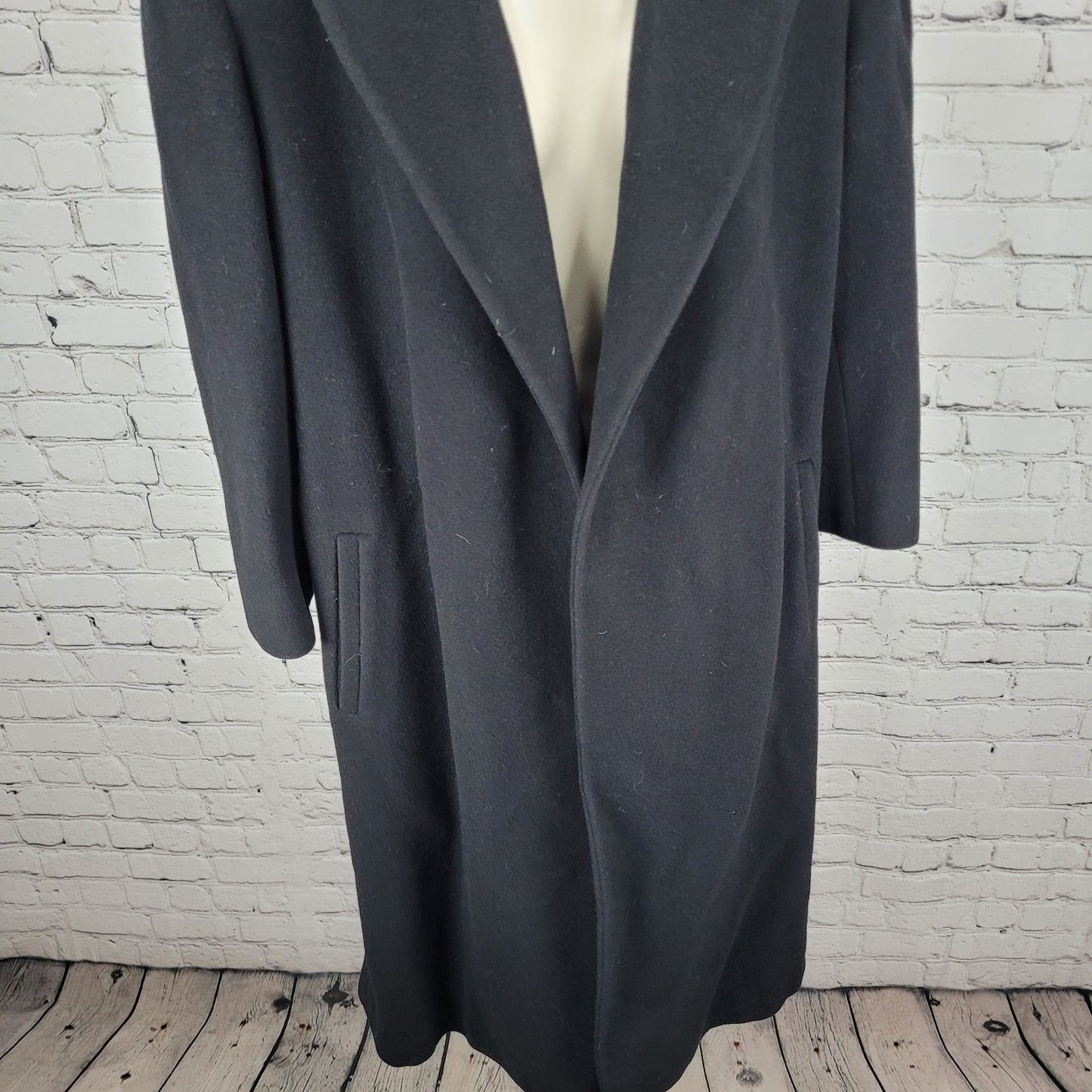 LORD & TAYLOR Black Cashmere Blend Belted Coat USA Made Size SP Small Petite