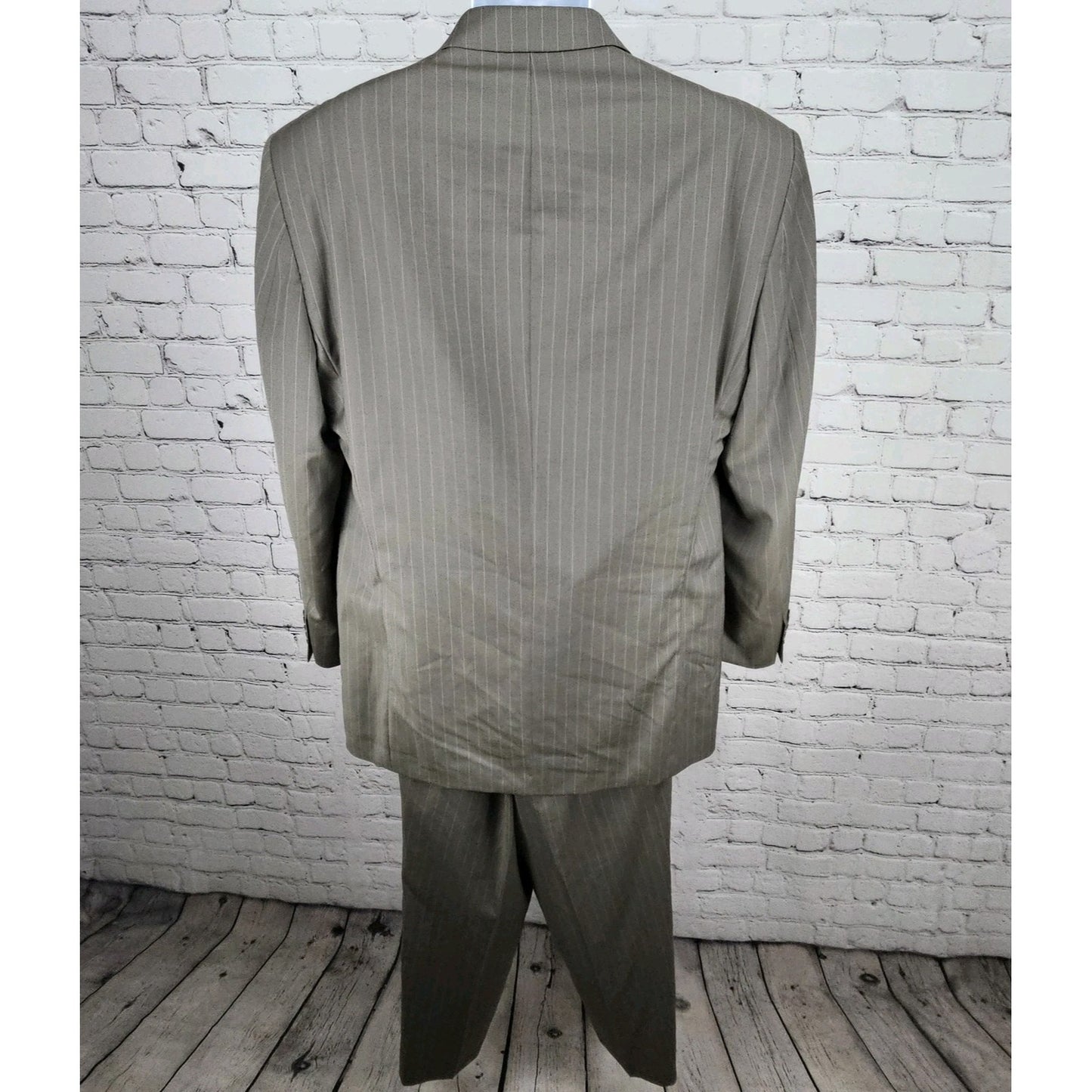 Calvin Klein Grey 100% Wool Striped Full Pant Suit 2 Piece Set 42R (33x27.5)